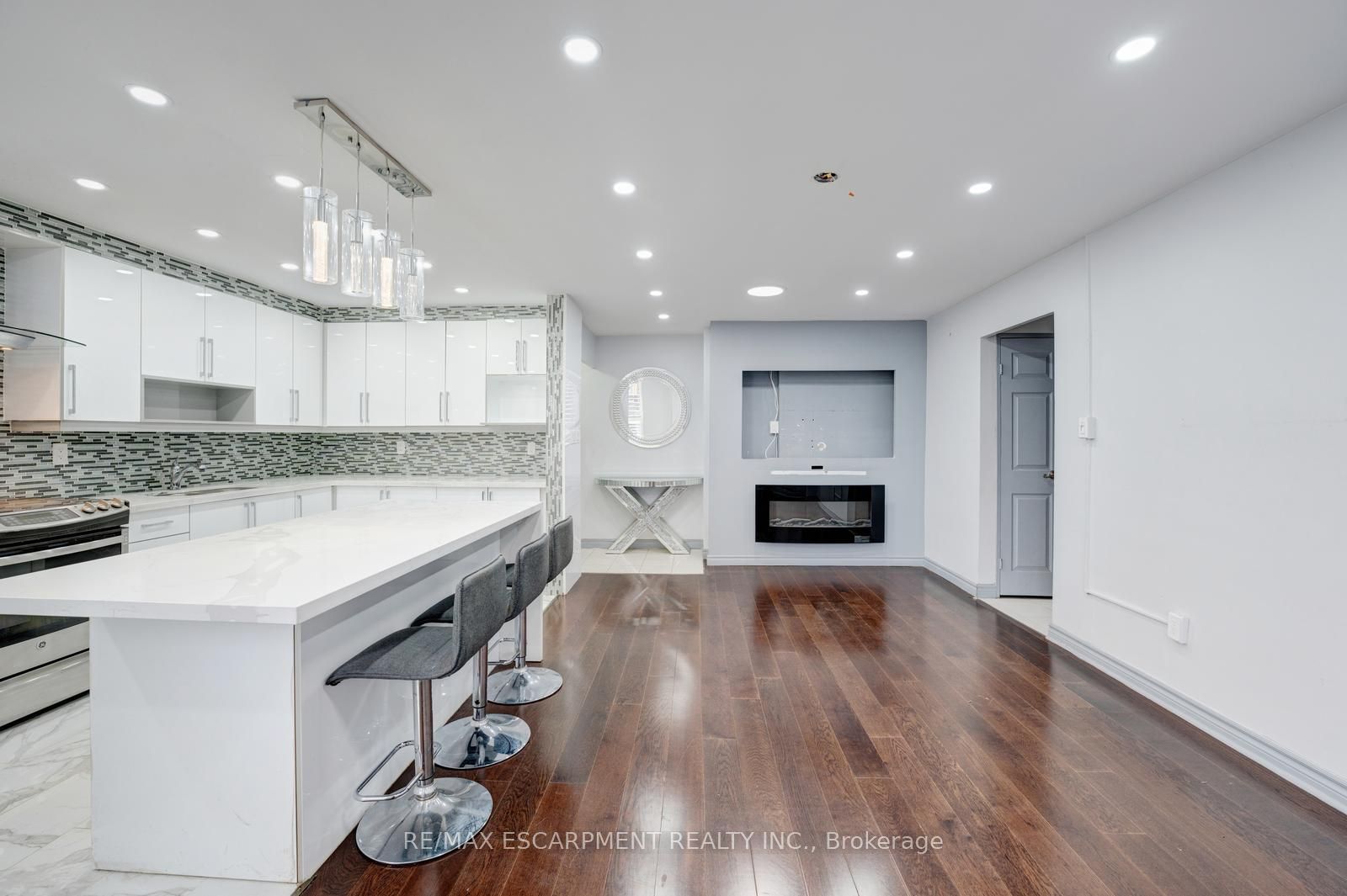Listing 13818 Image