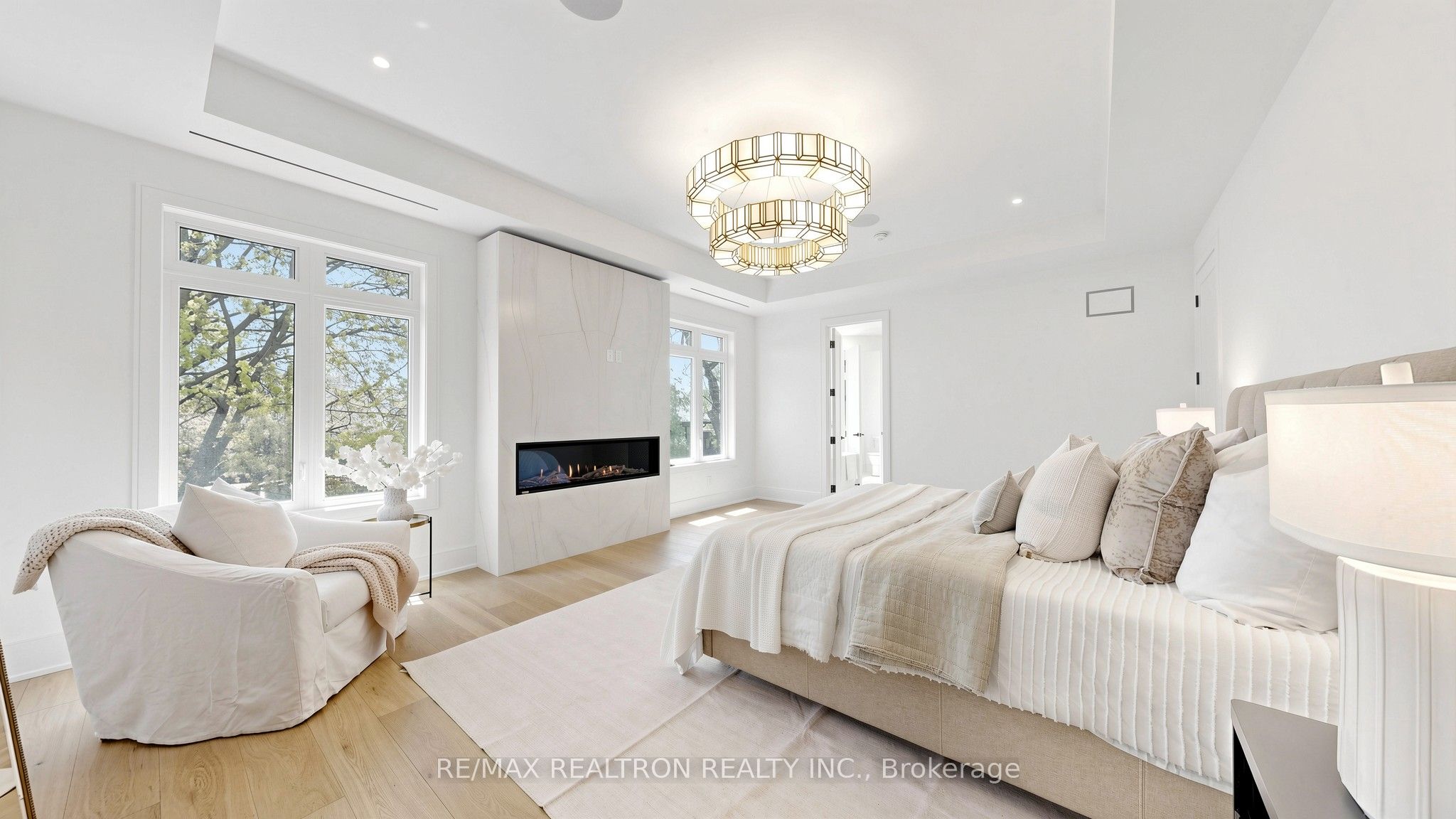 Listing 7902 Image