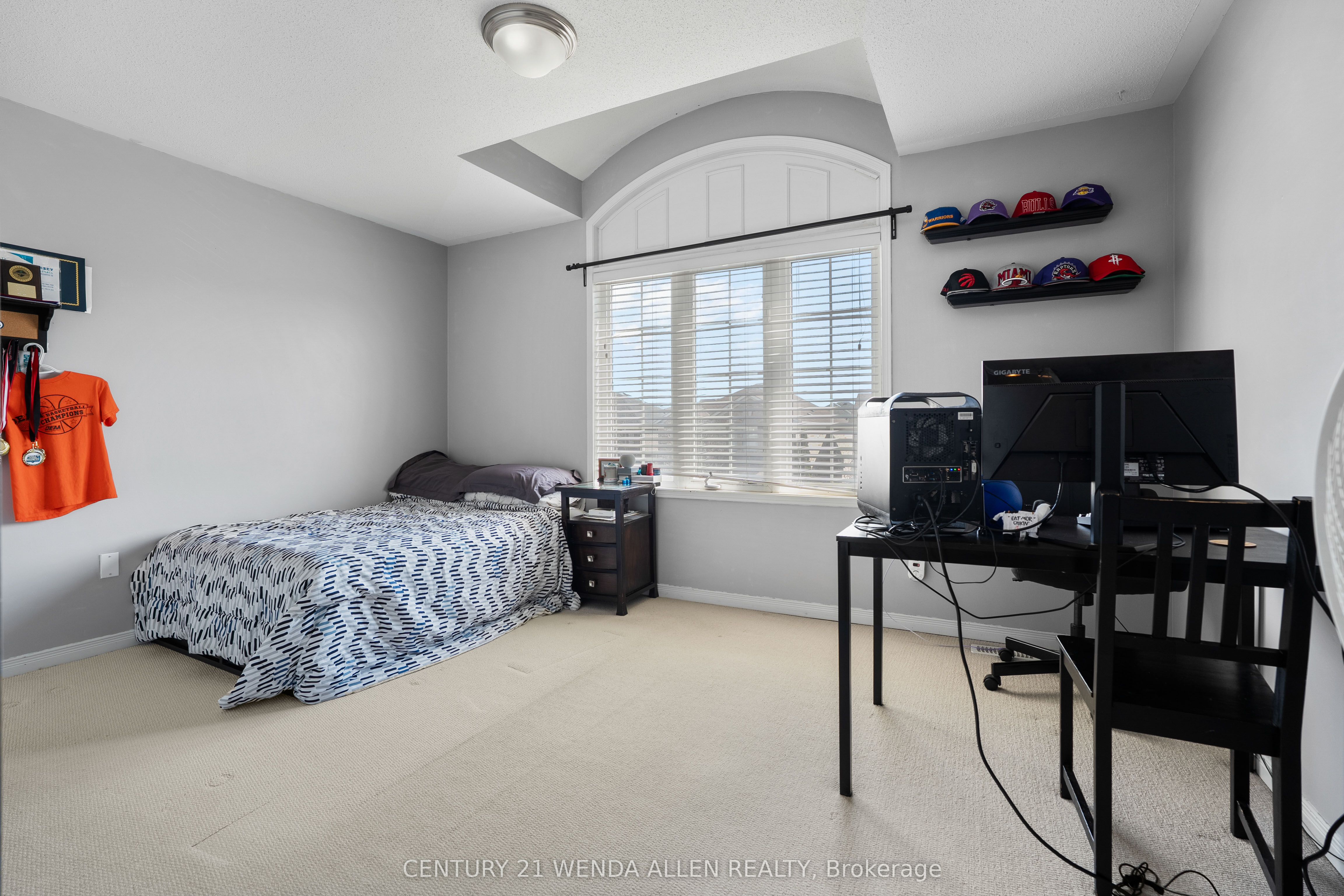 Listing 27022 Image