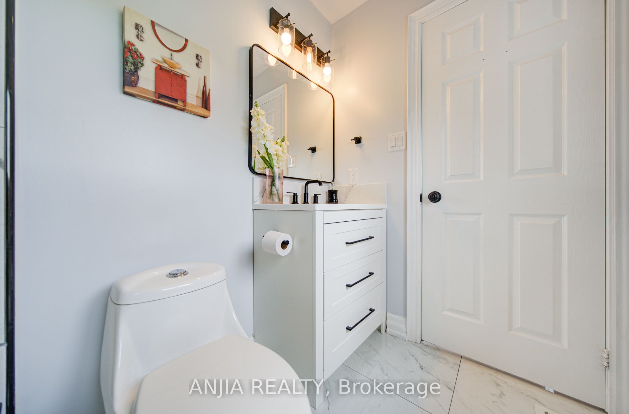 Listing 8124 Image