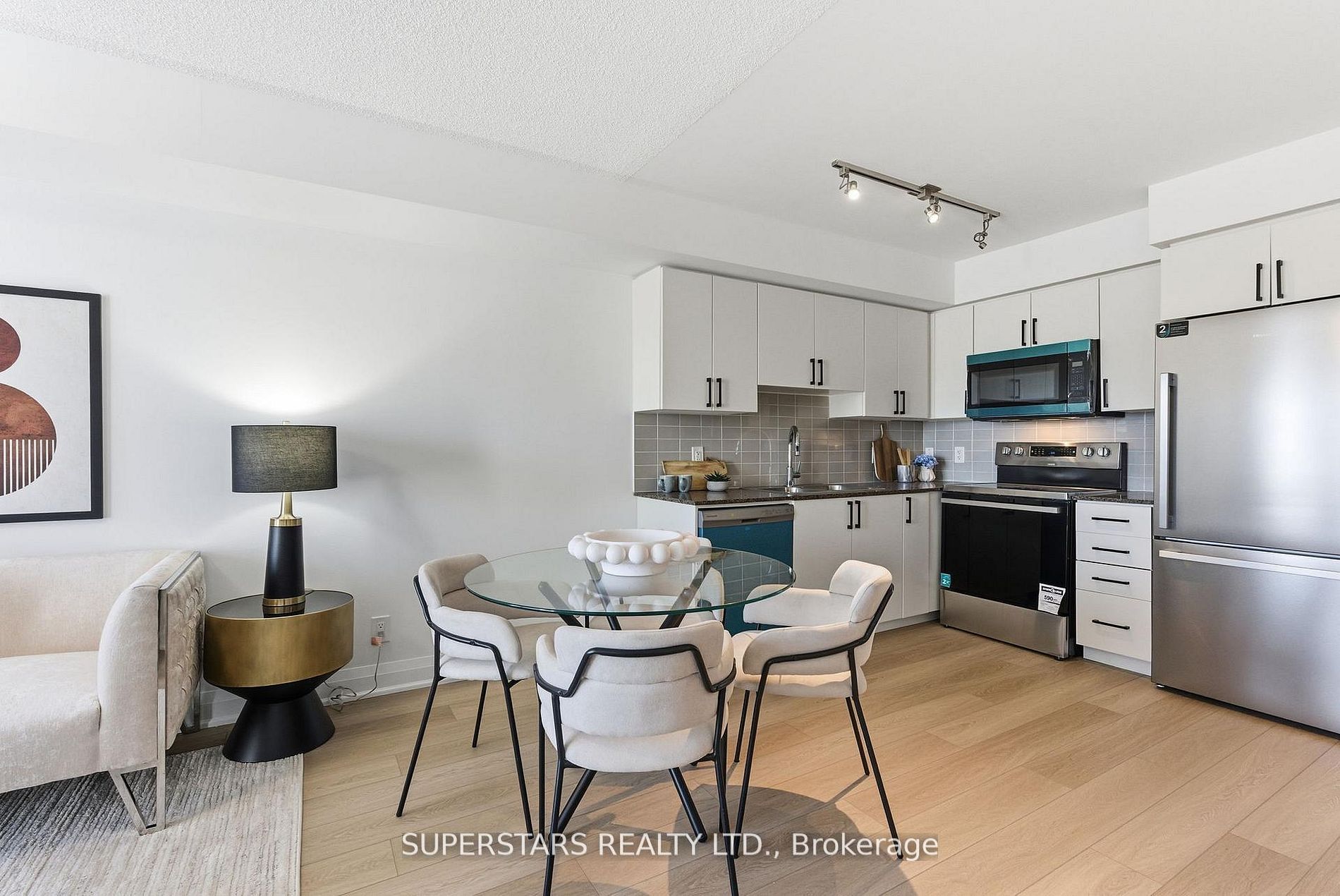Listing 9384 Image