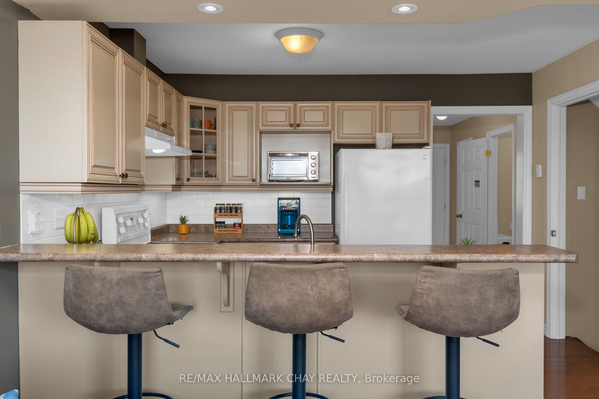 Listing 9242 Image