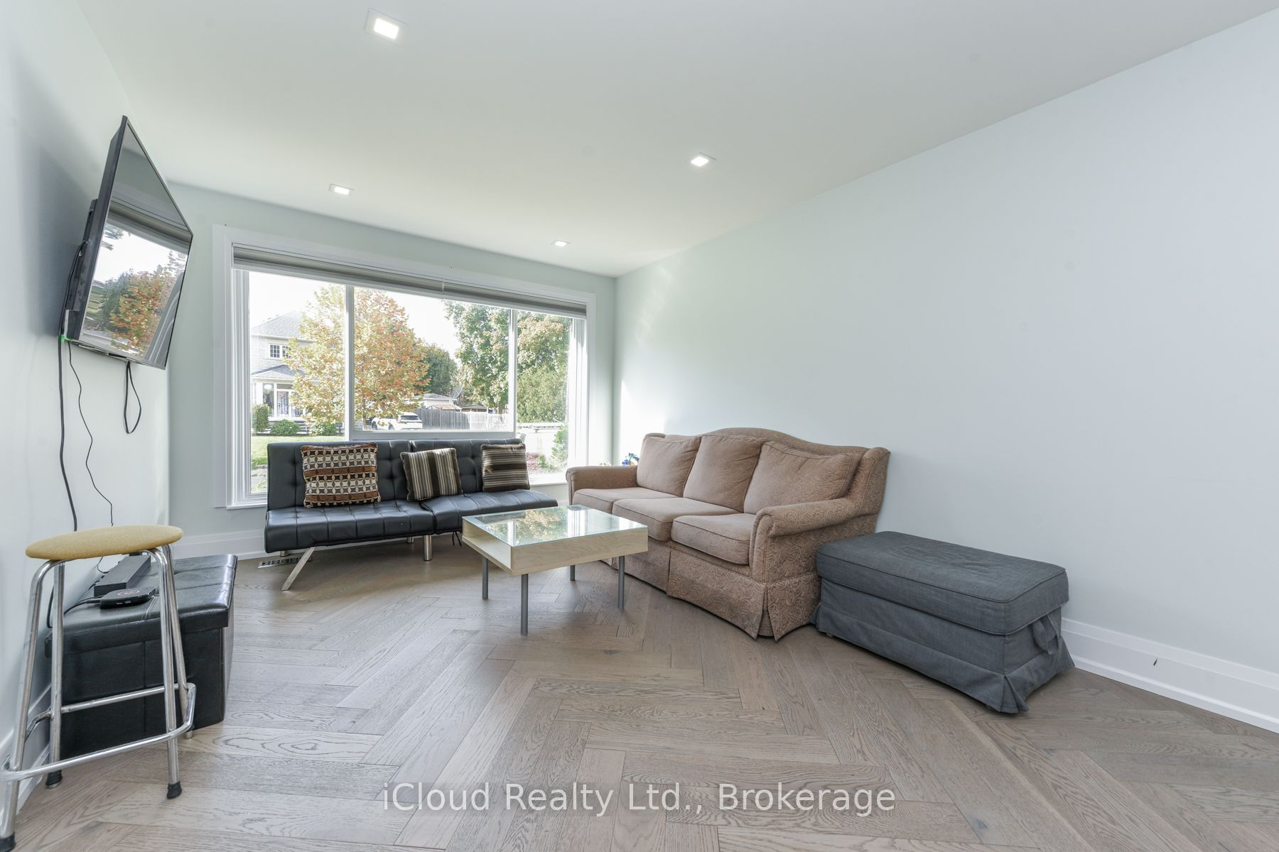 Listing 16012 Image