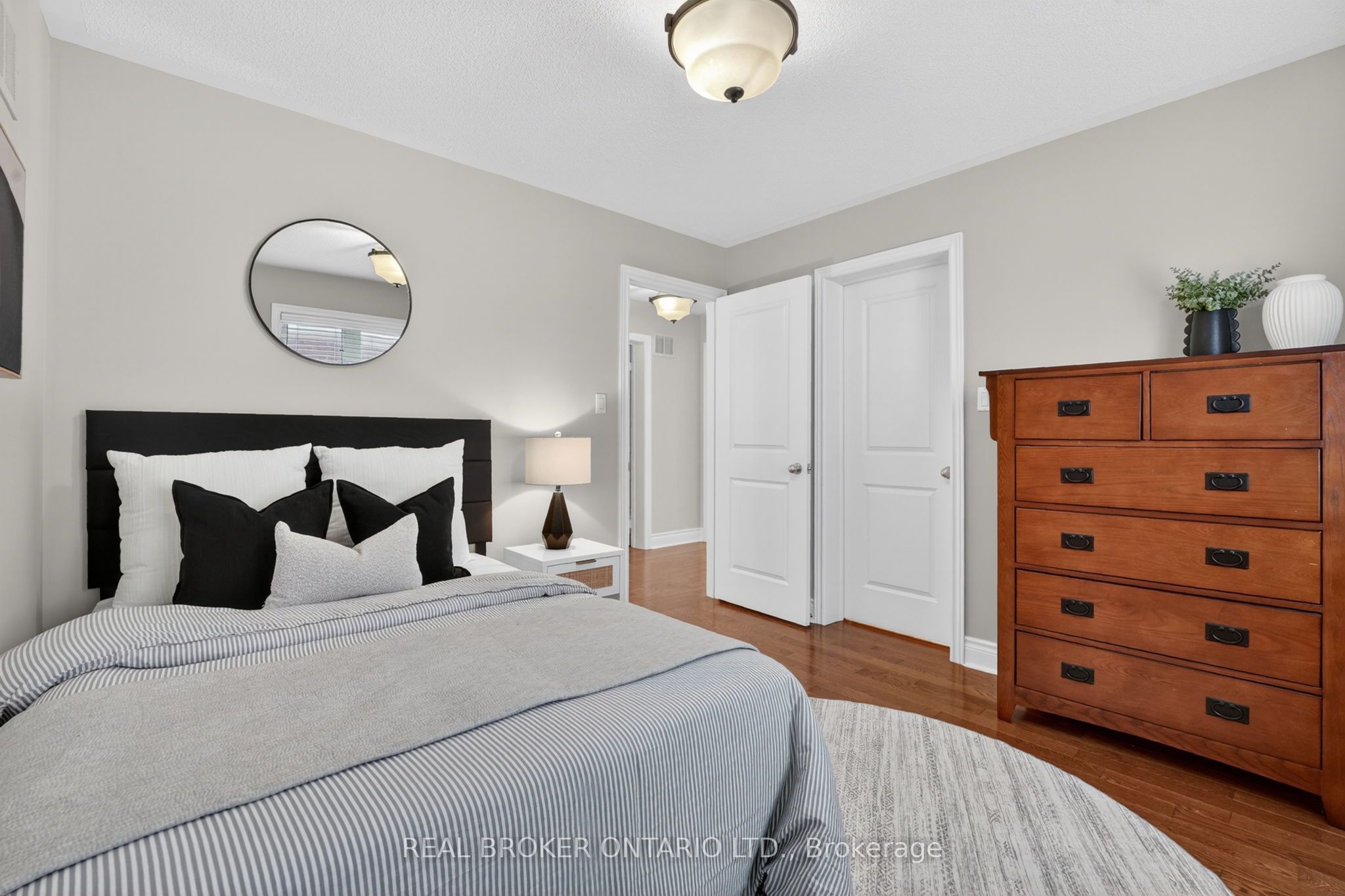 Listing 10233 Image