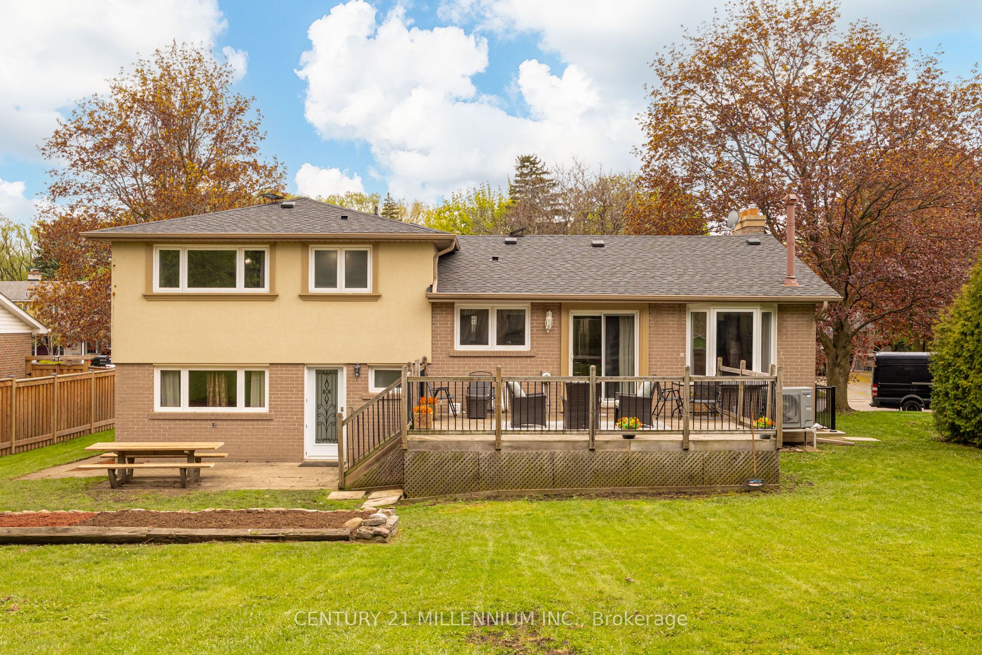 Listing 8478 Image