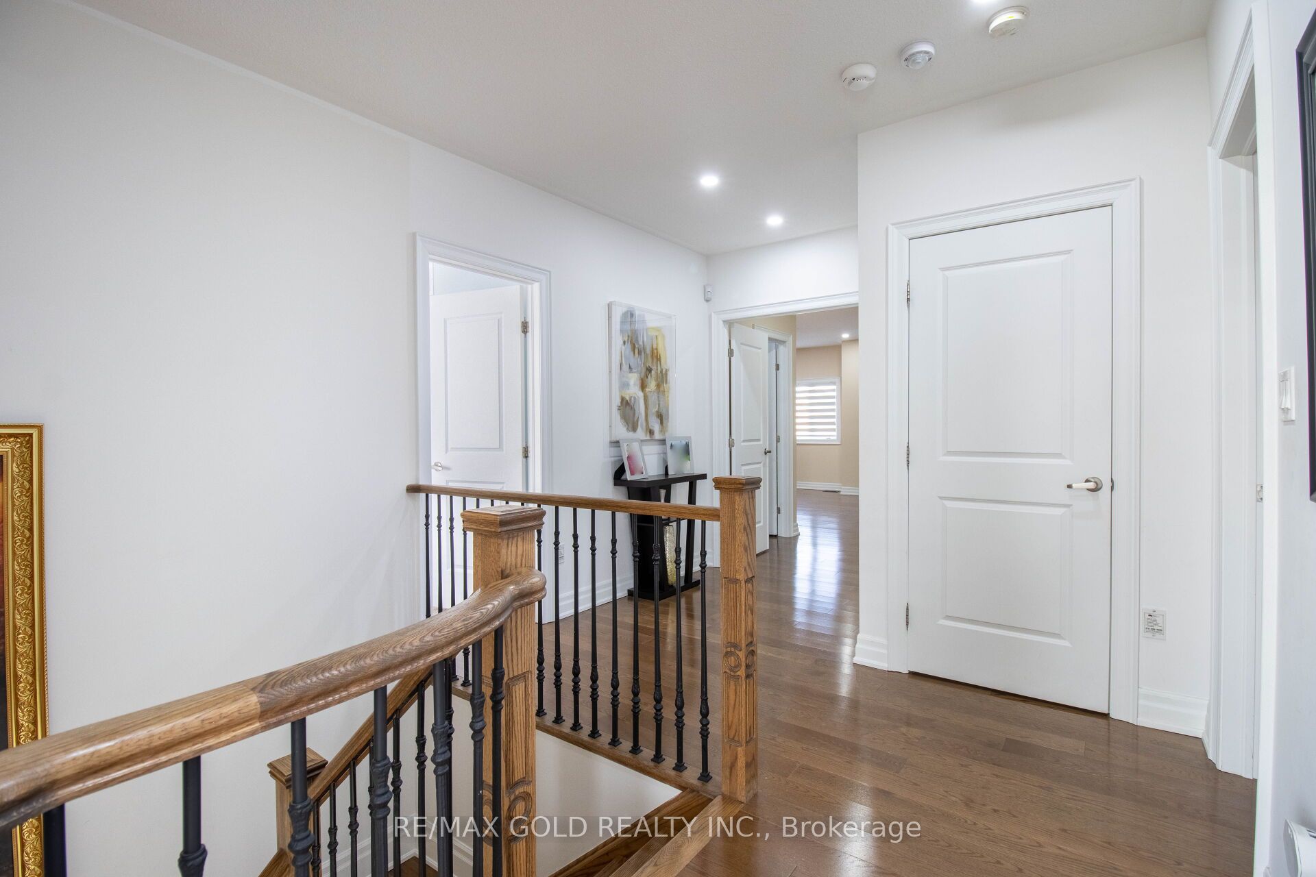 Listing 8377 Image