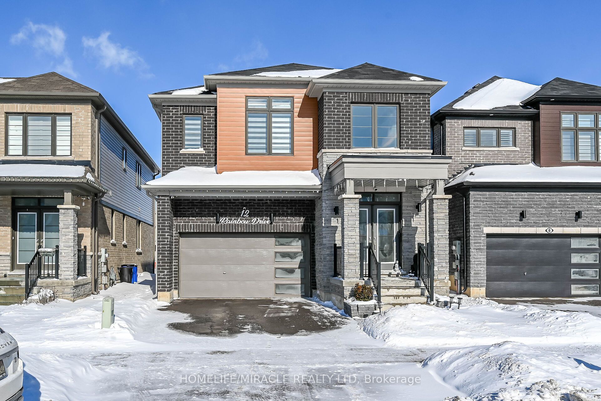 Listing 8390 Image