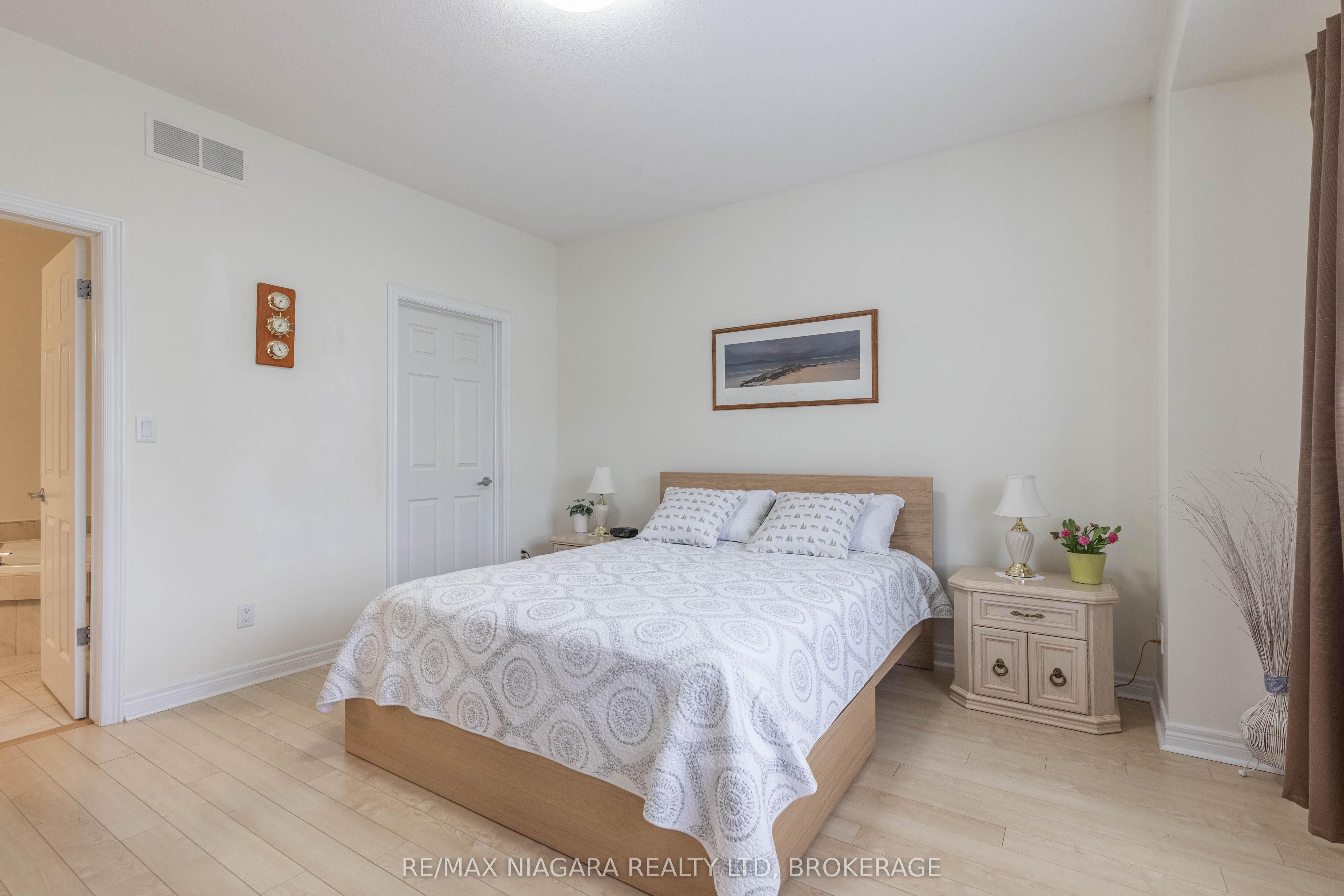 Listing 25004 Image