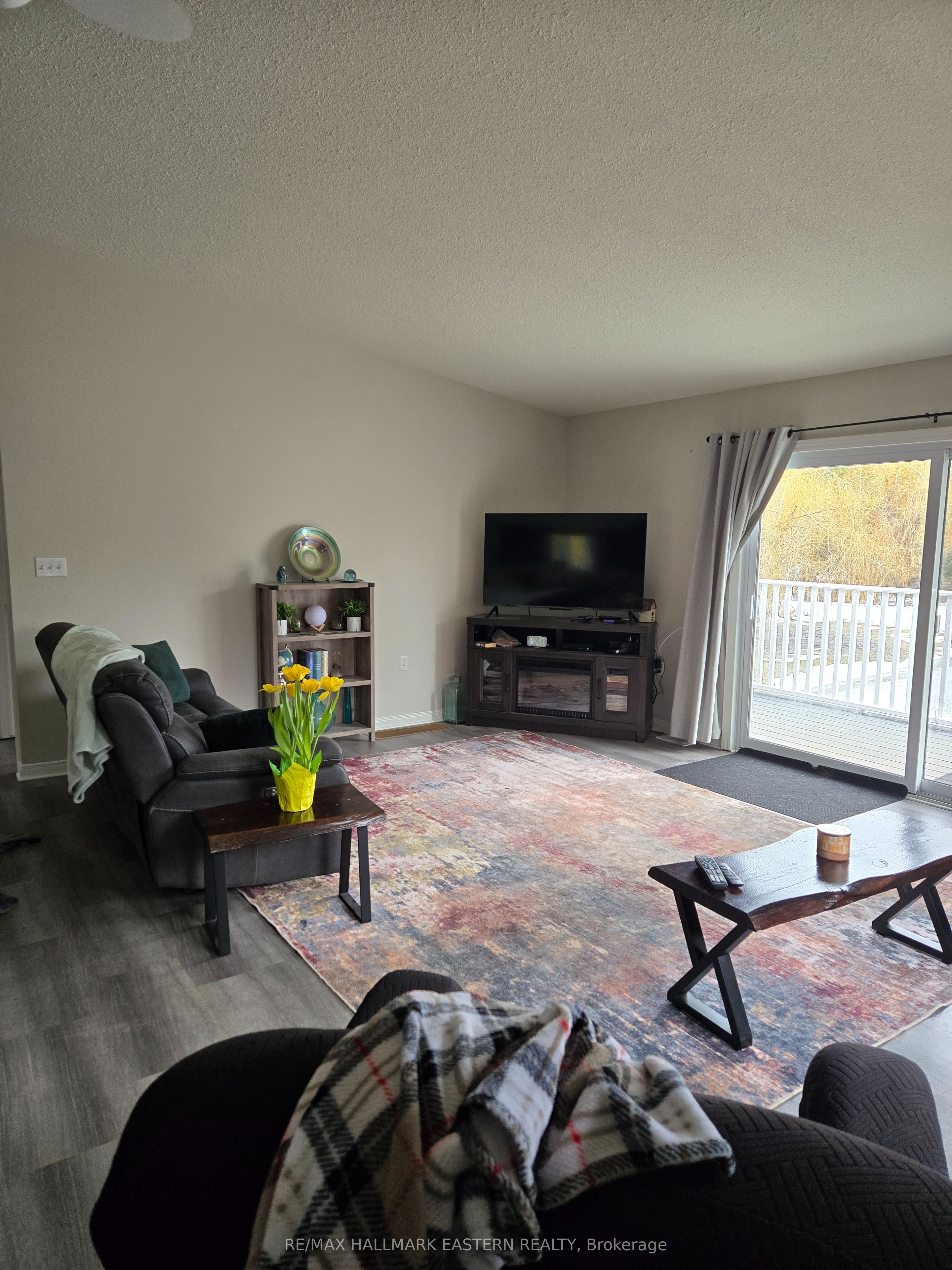 Listing 8037 Image