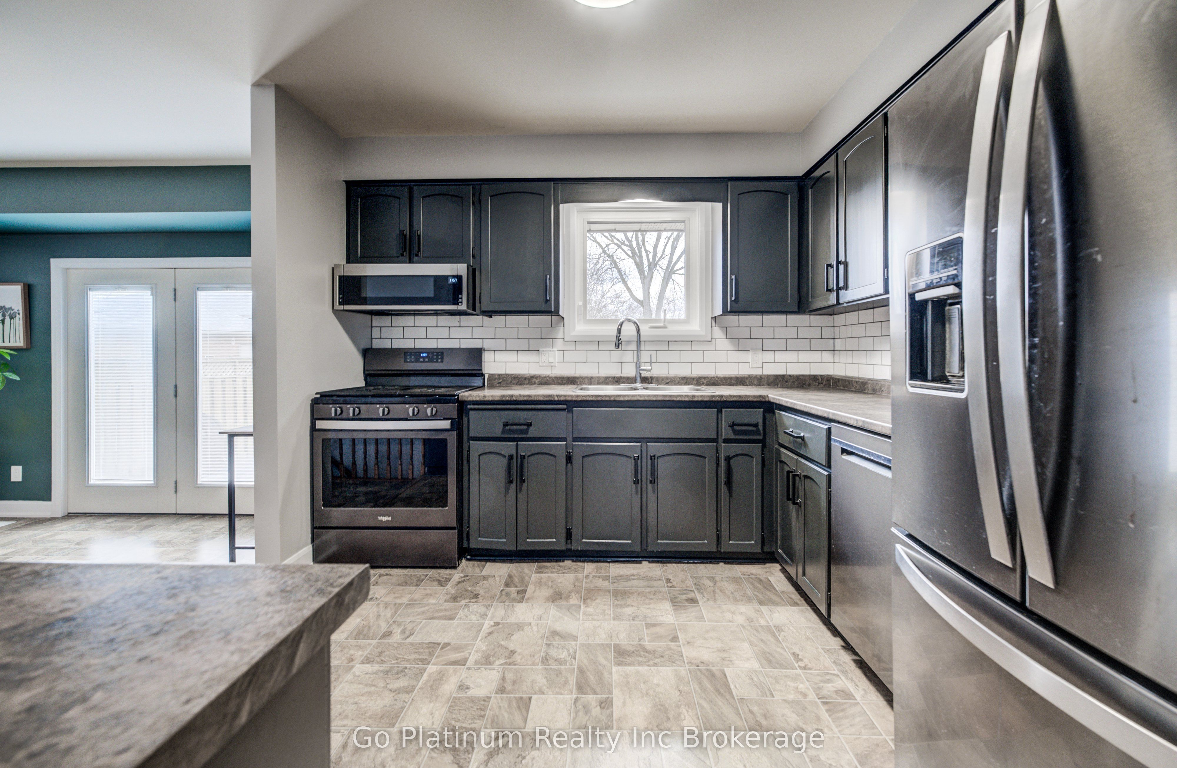 Listing 7610 Image