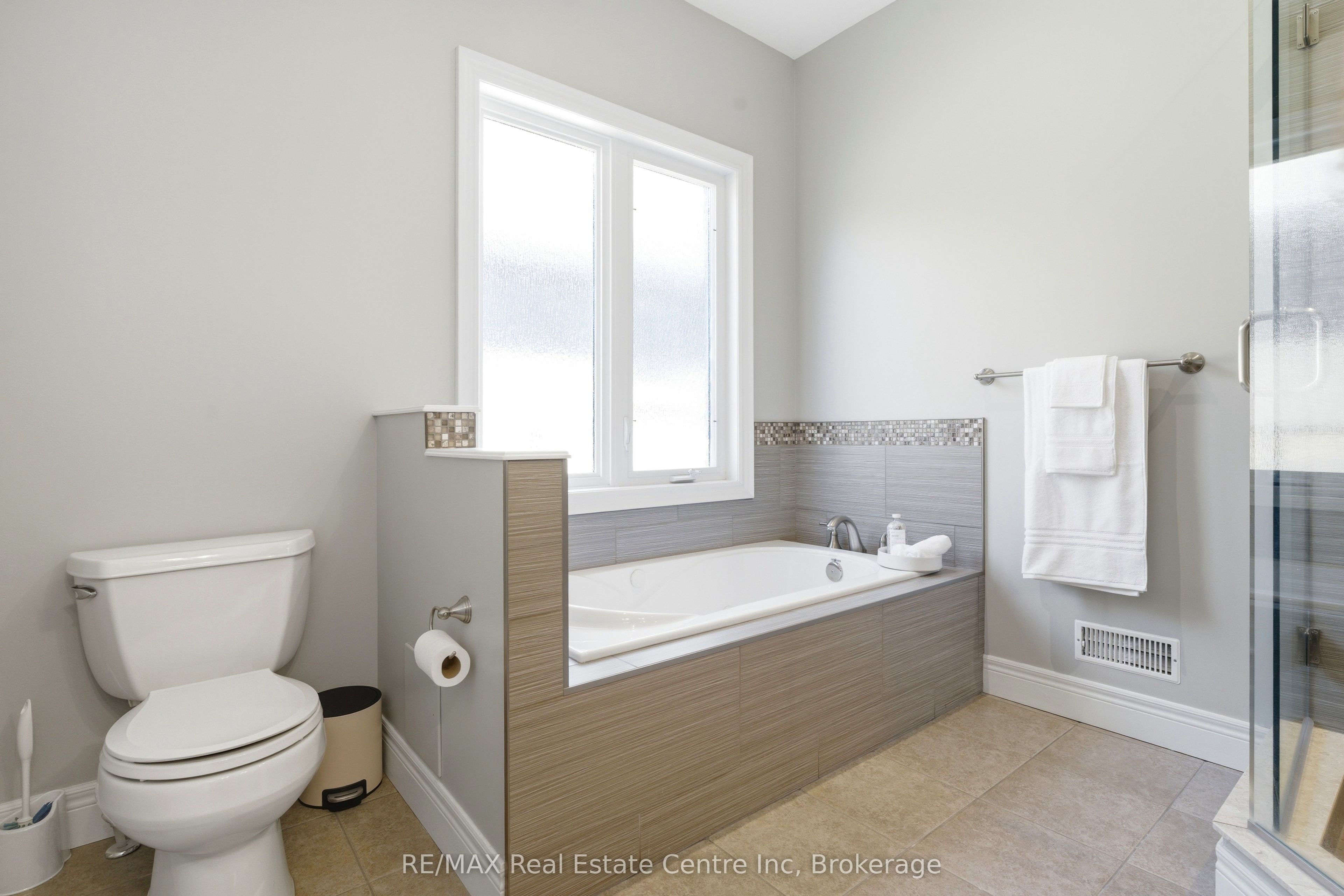 Listing 28092 Image