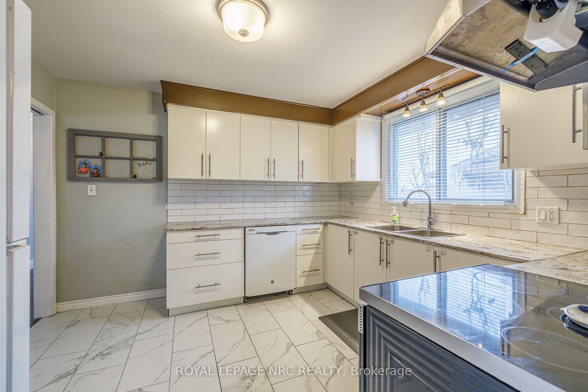 Listing 6505 Image