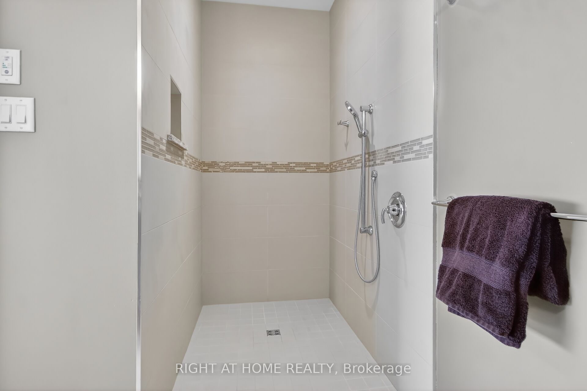 Listing 12914 Image