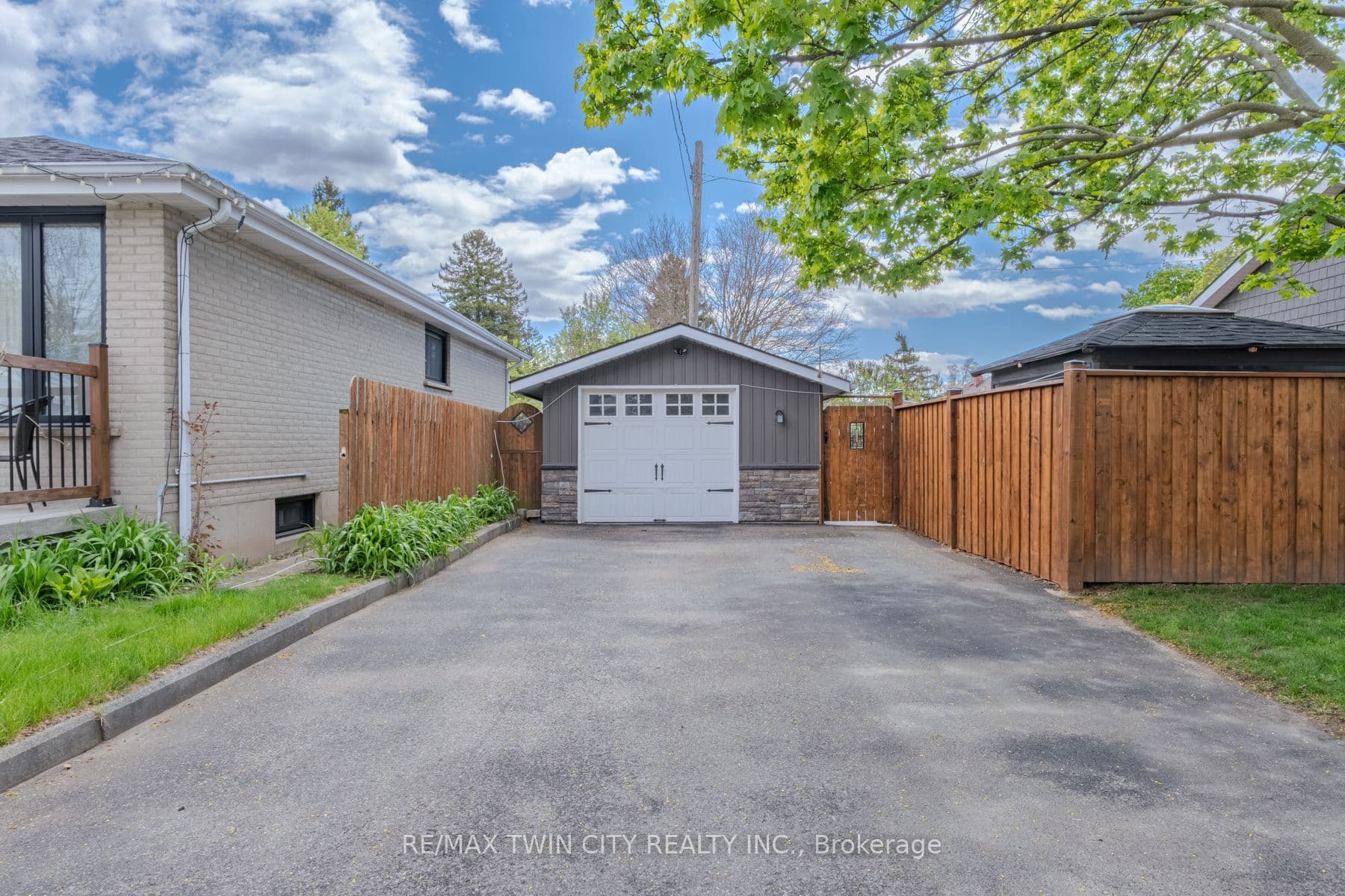 Listing 27511 Image
