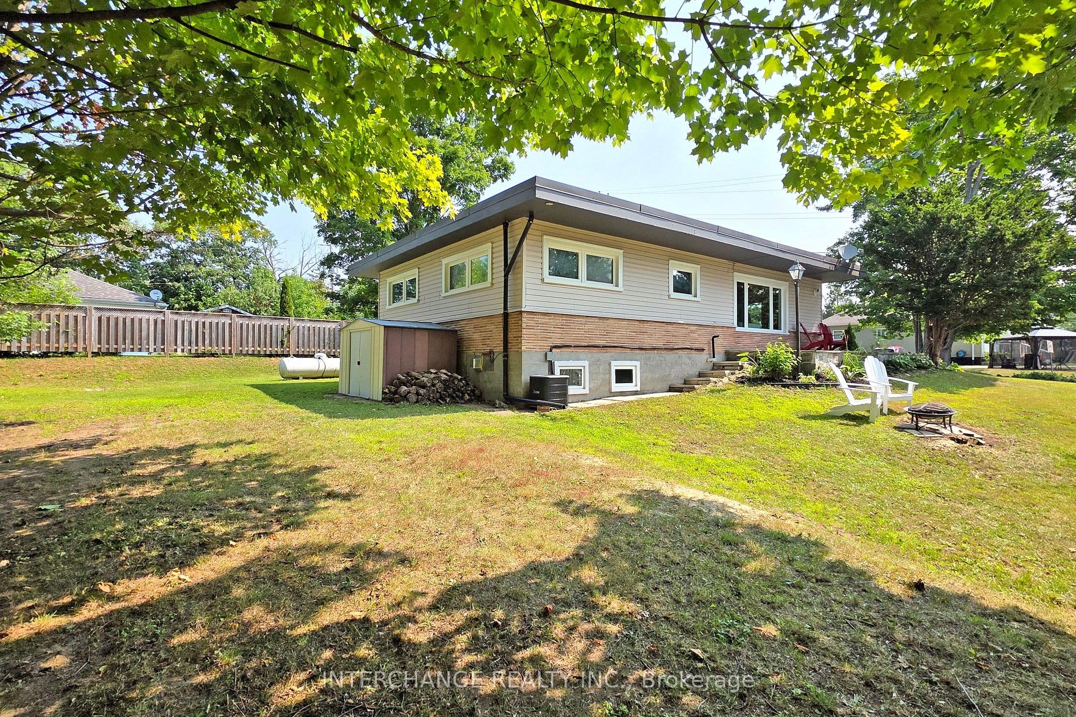 Listing 17 Image