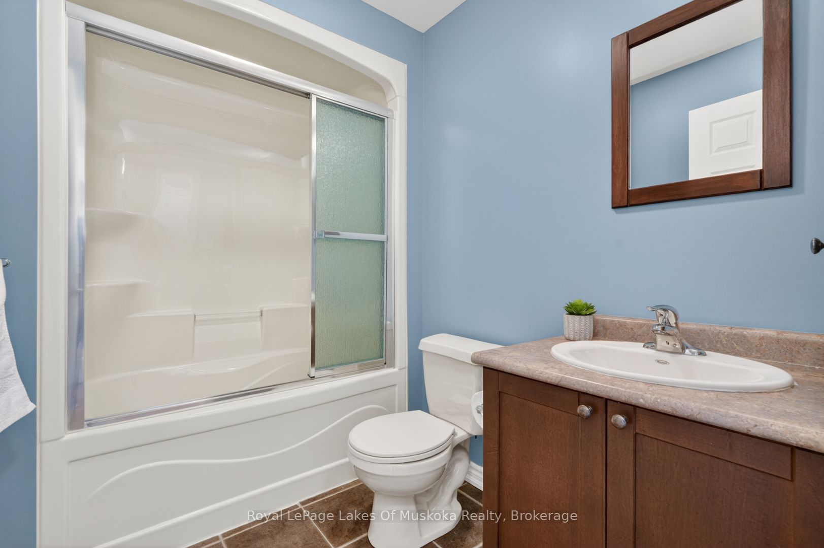 Listing 5208 Image