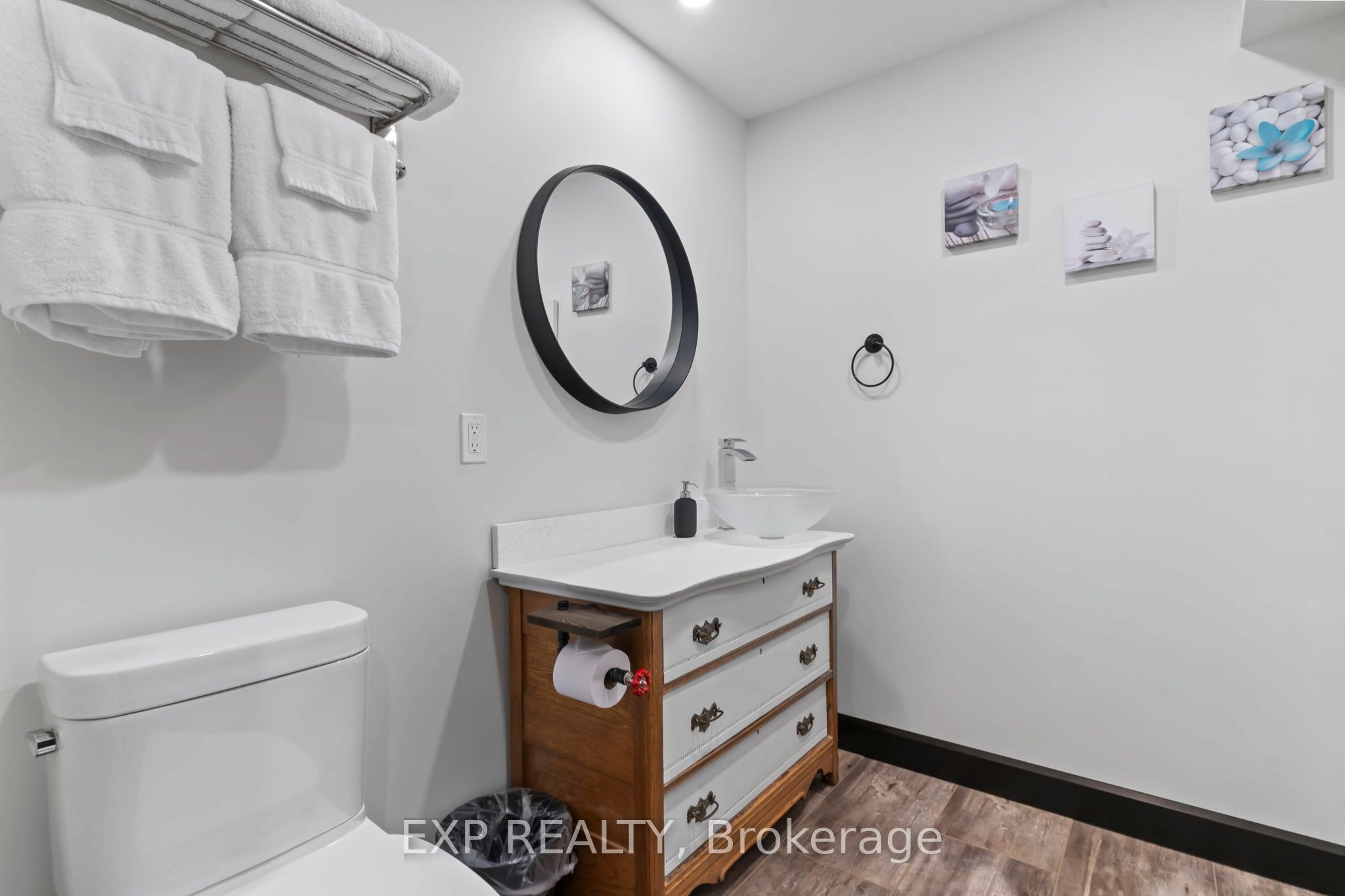 Listing 700 Image