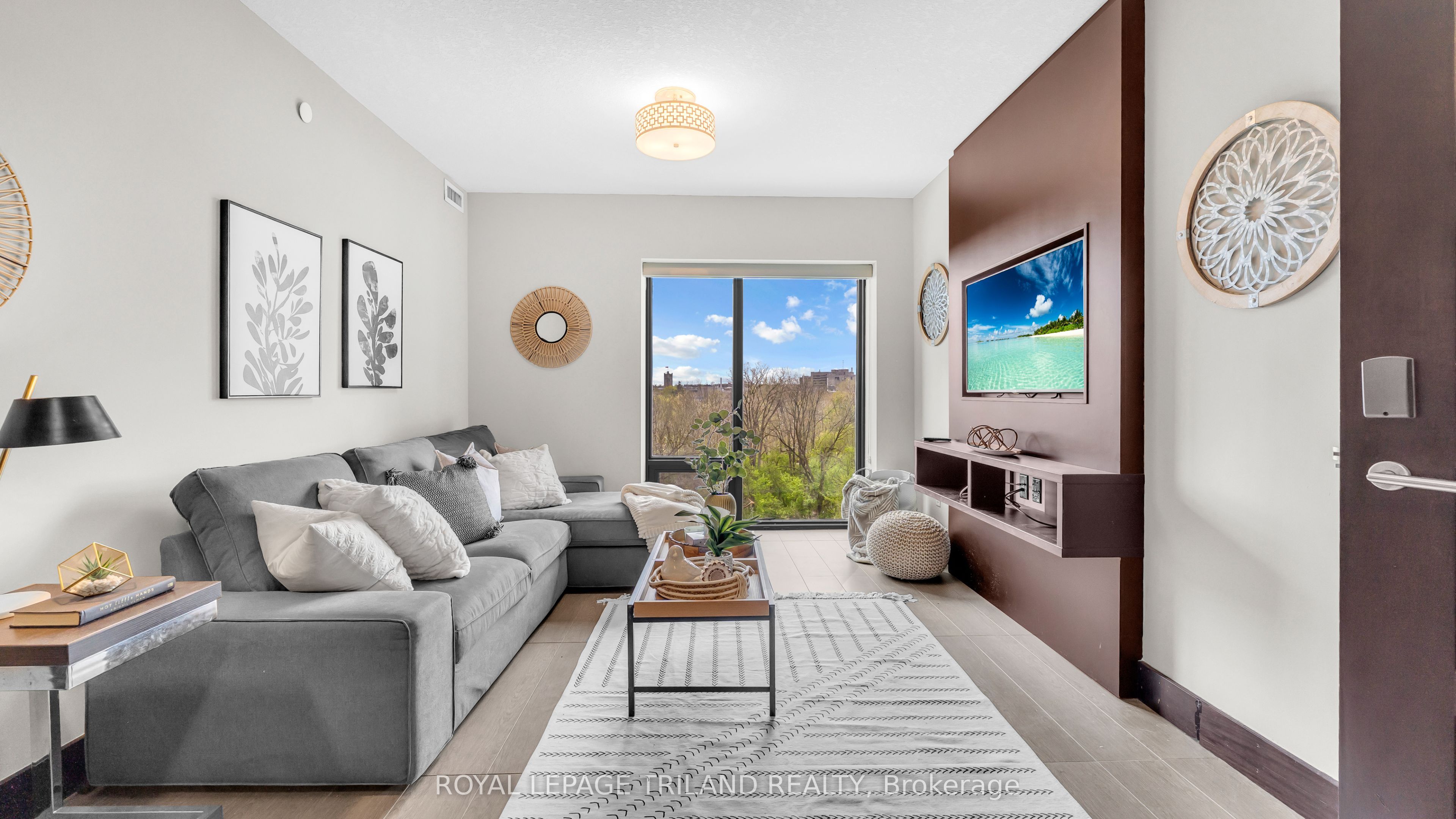 Listing 1827 Image