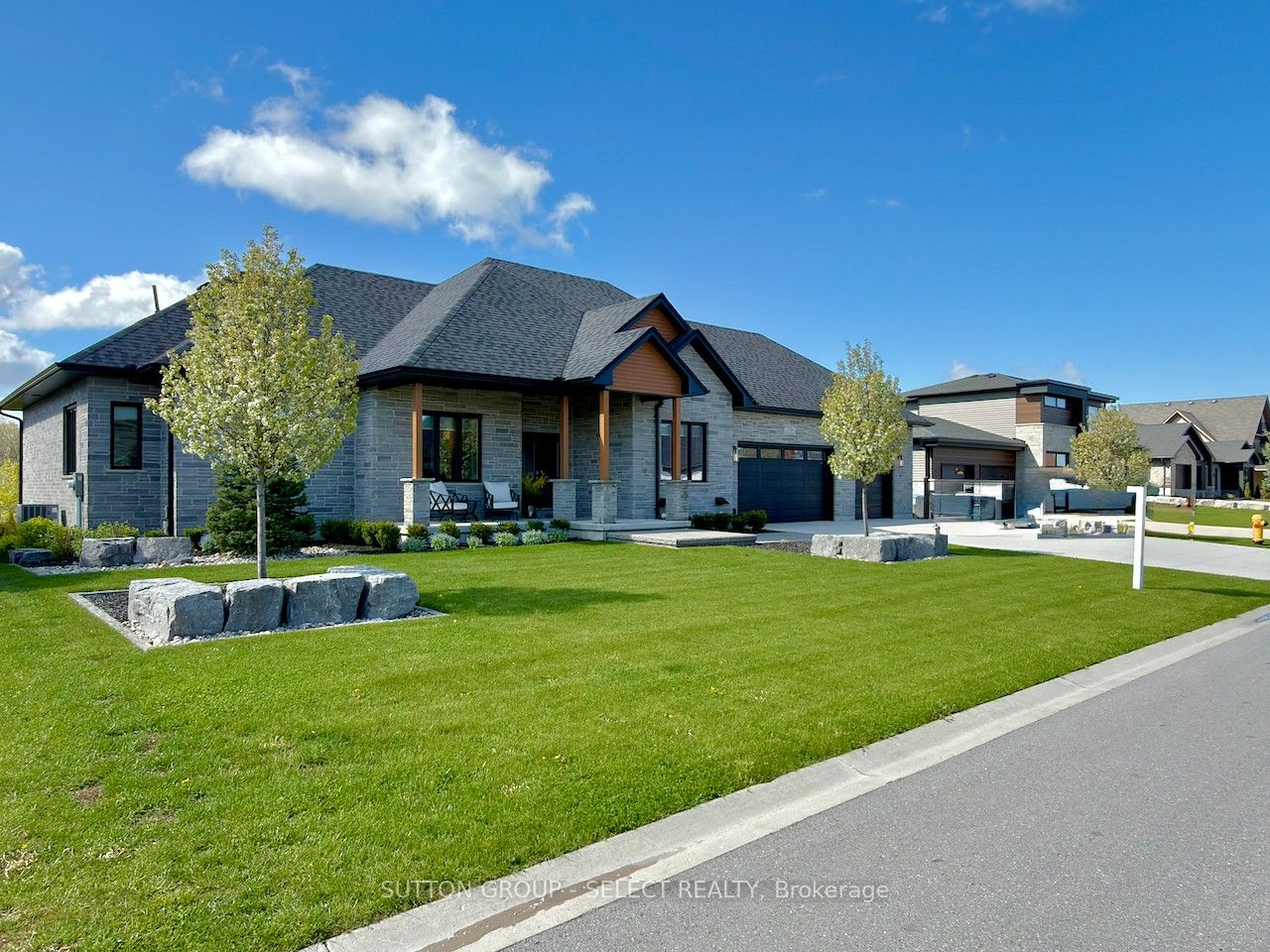 Listing 13736 Image