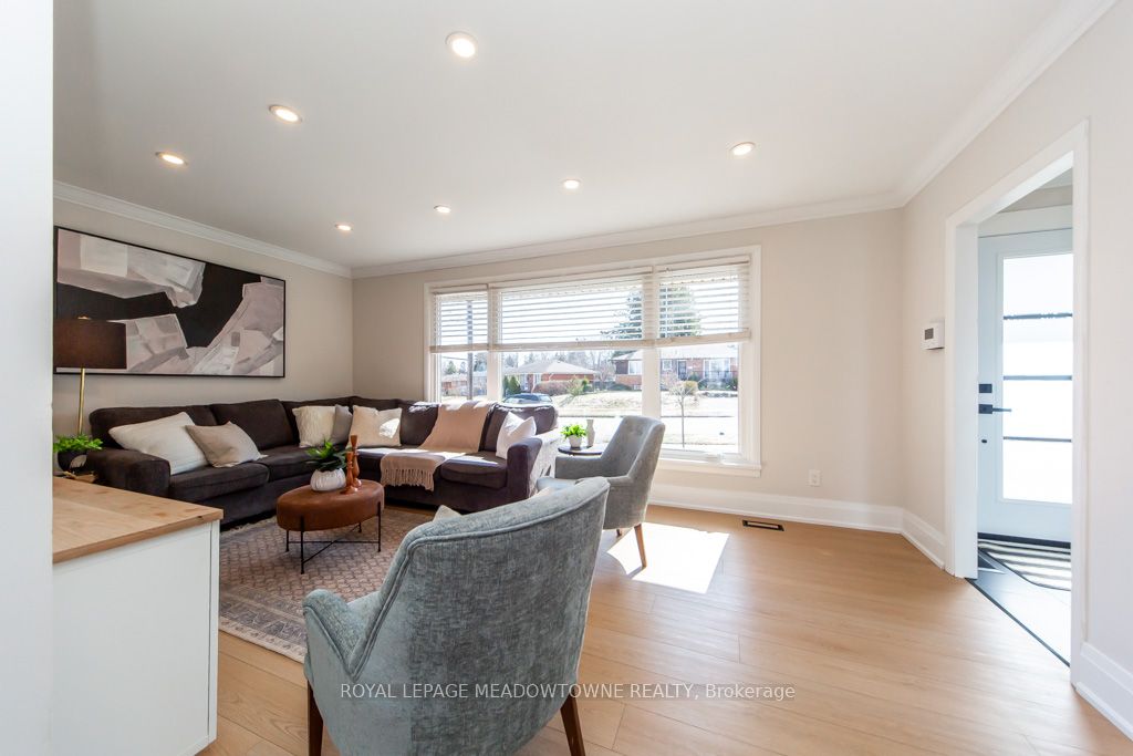 Listing 9229 Image