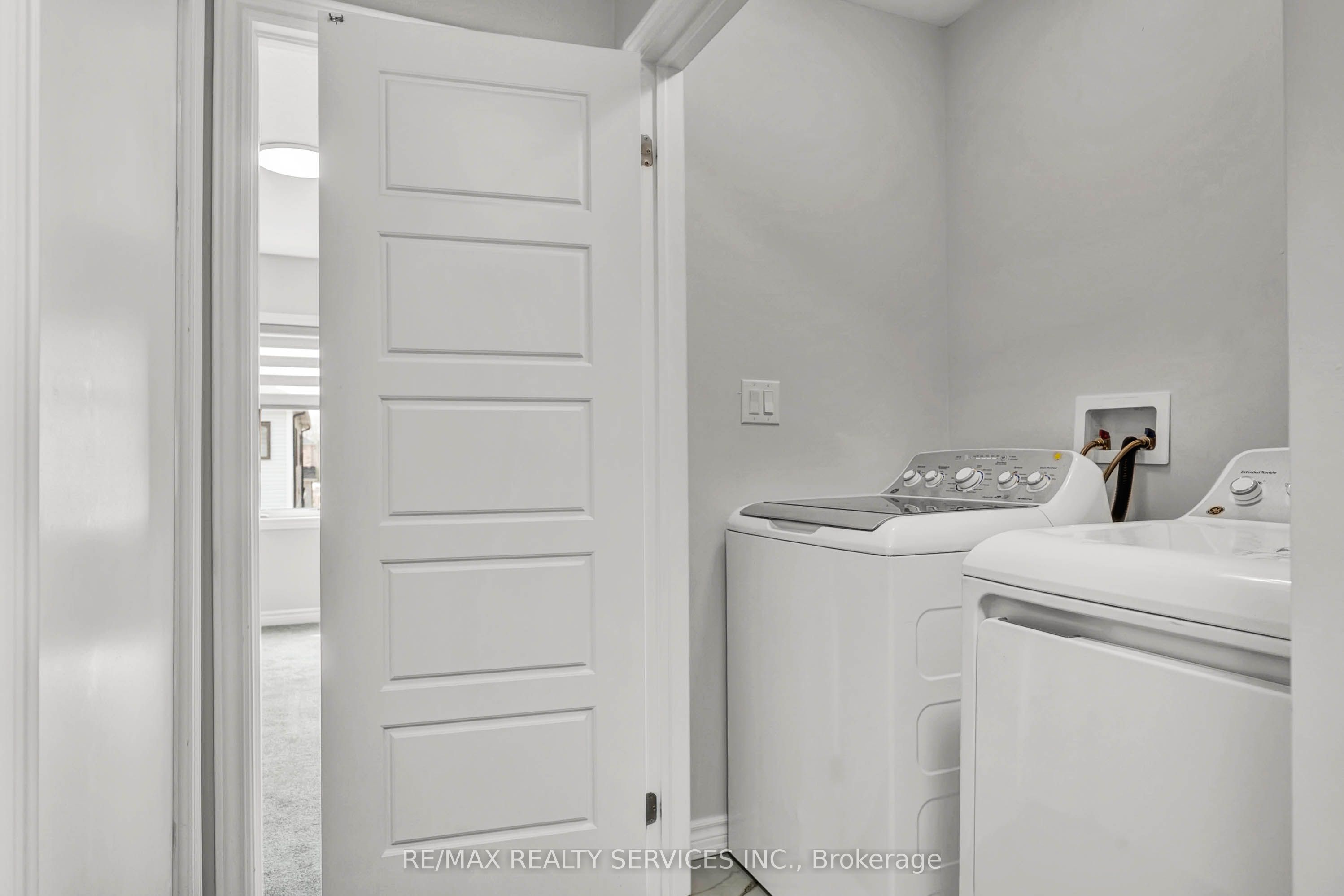 Listing 9739 Image