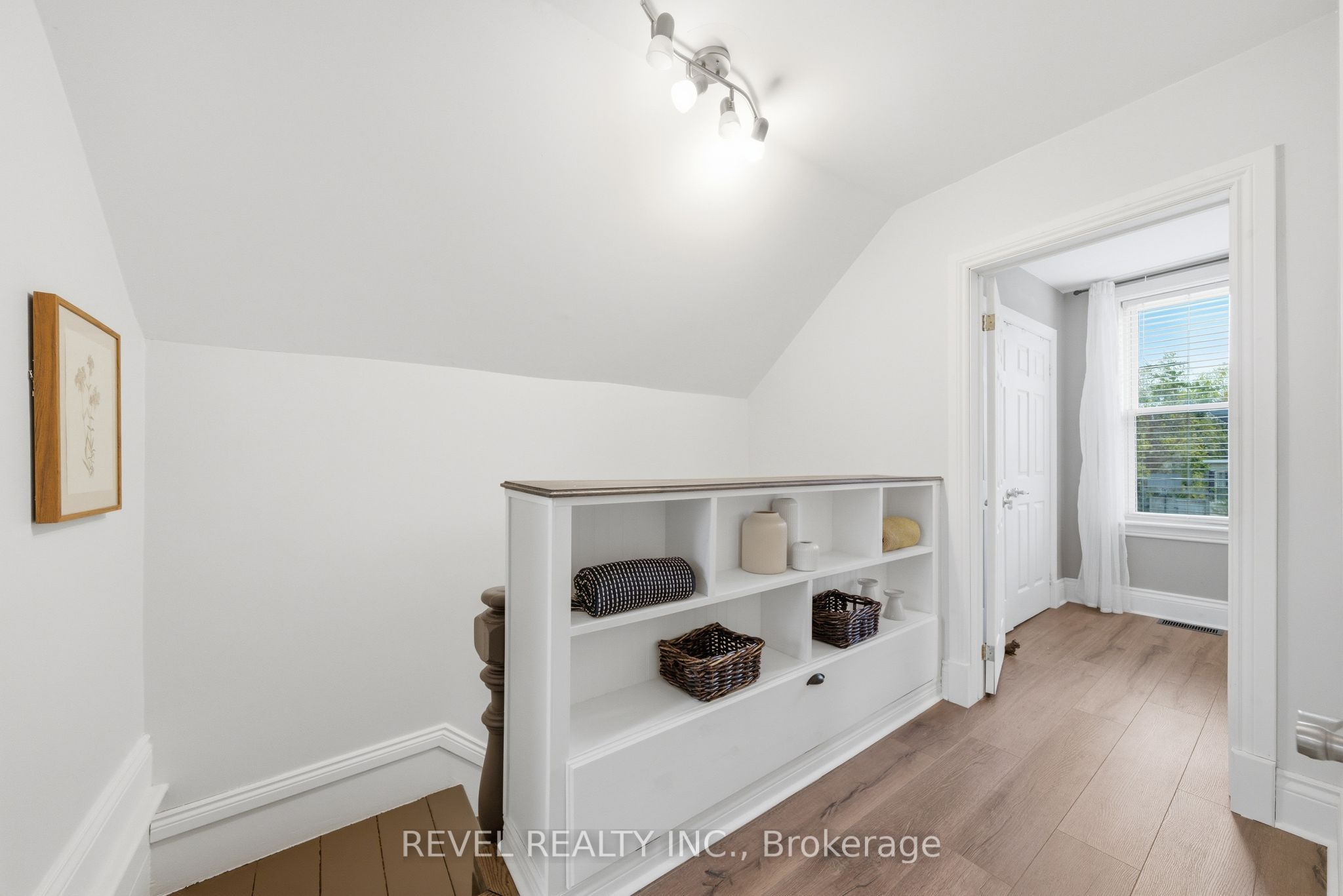 Listing 12101 Image