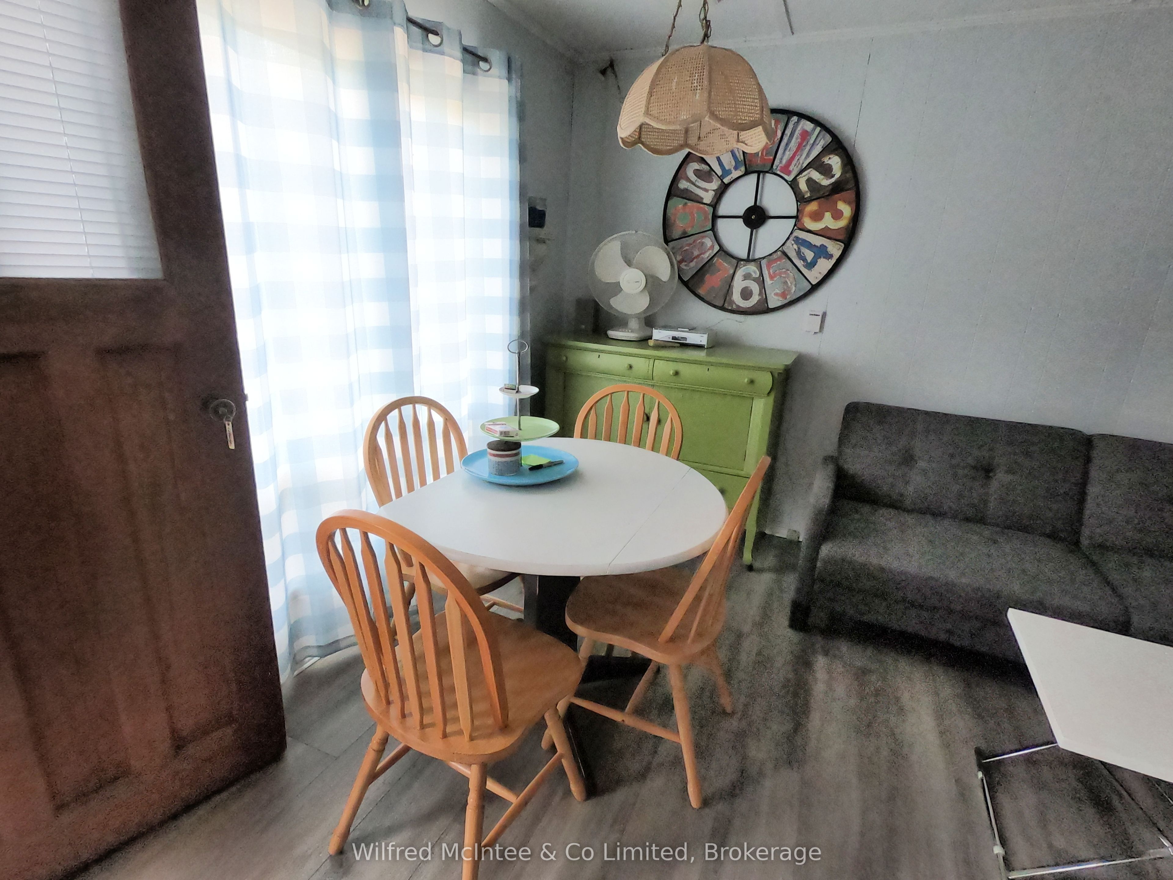 Listing 9813 Image