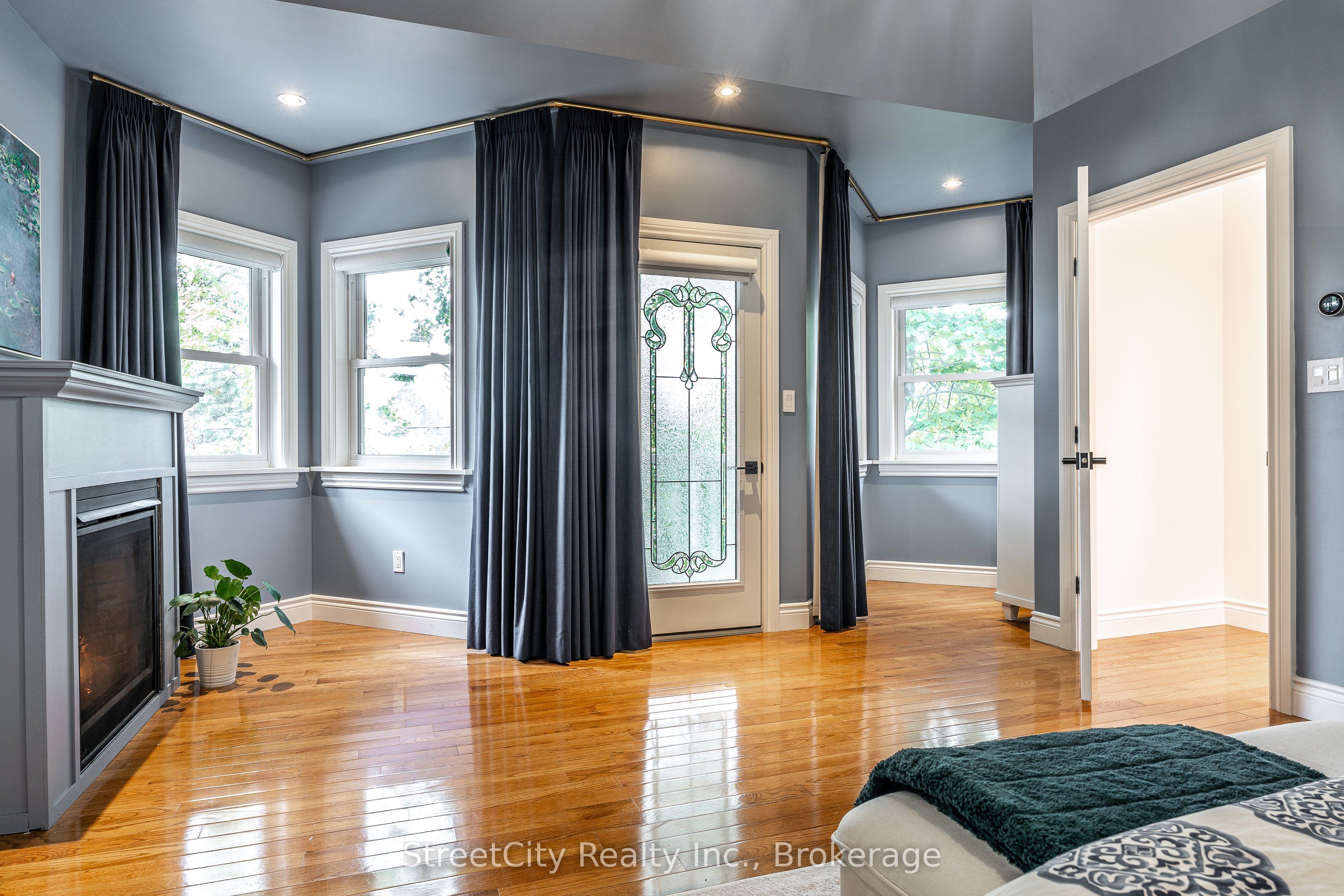 Listing 11503 Image