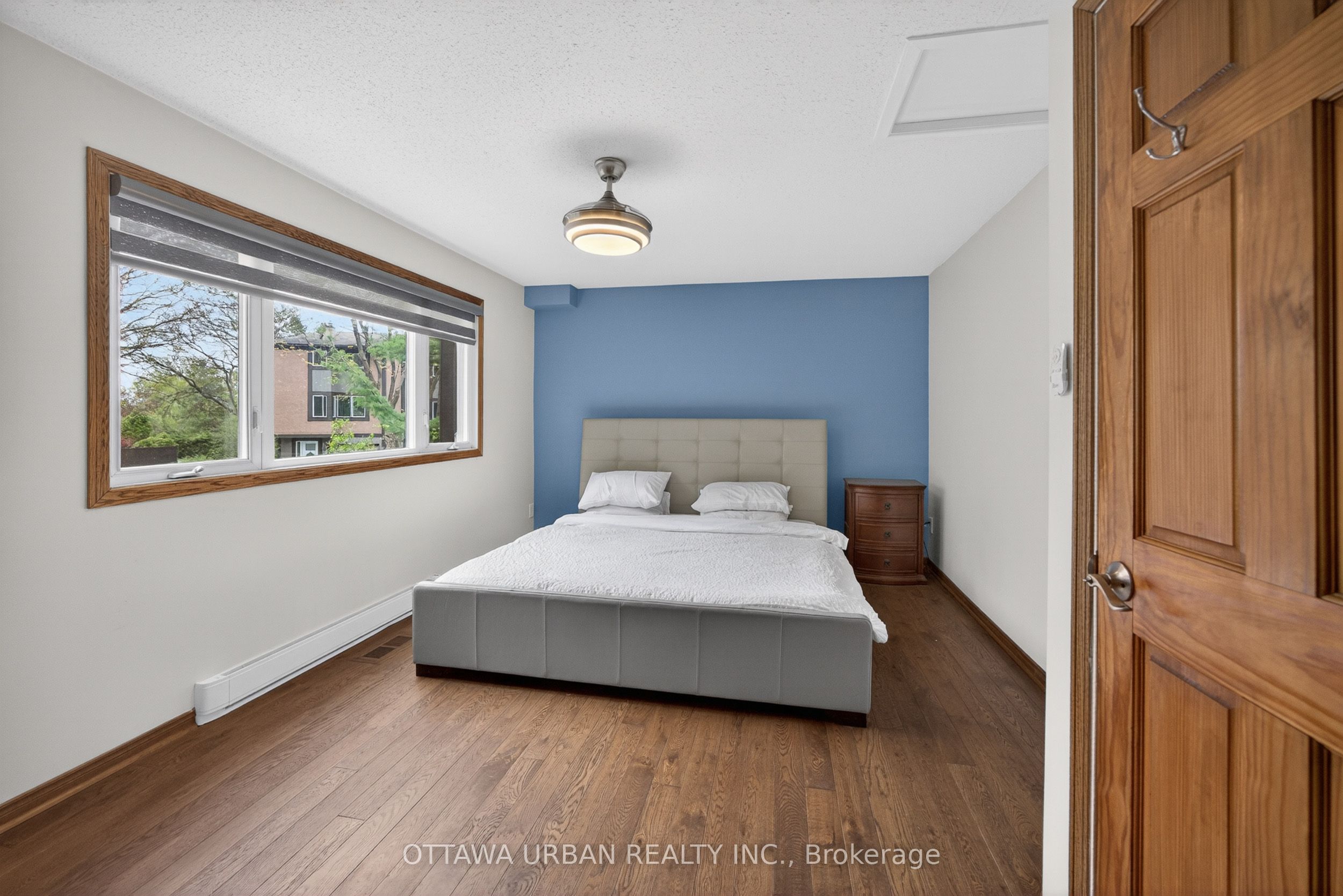 Listing 8944 Image