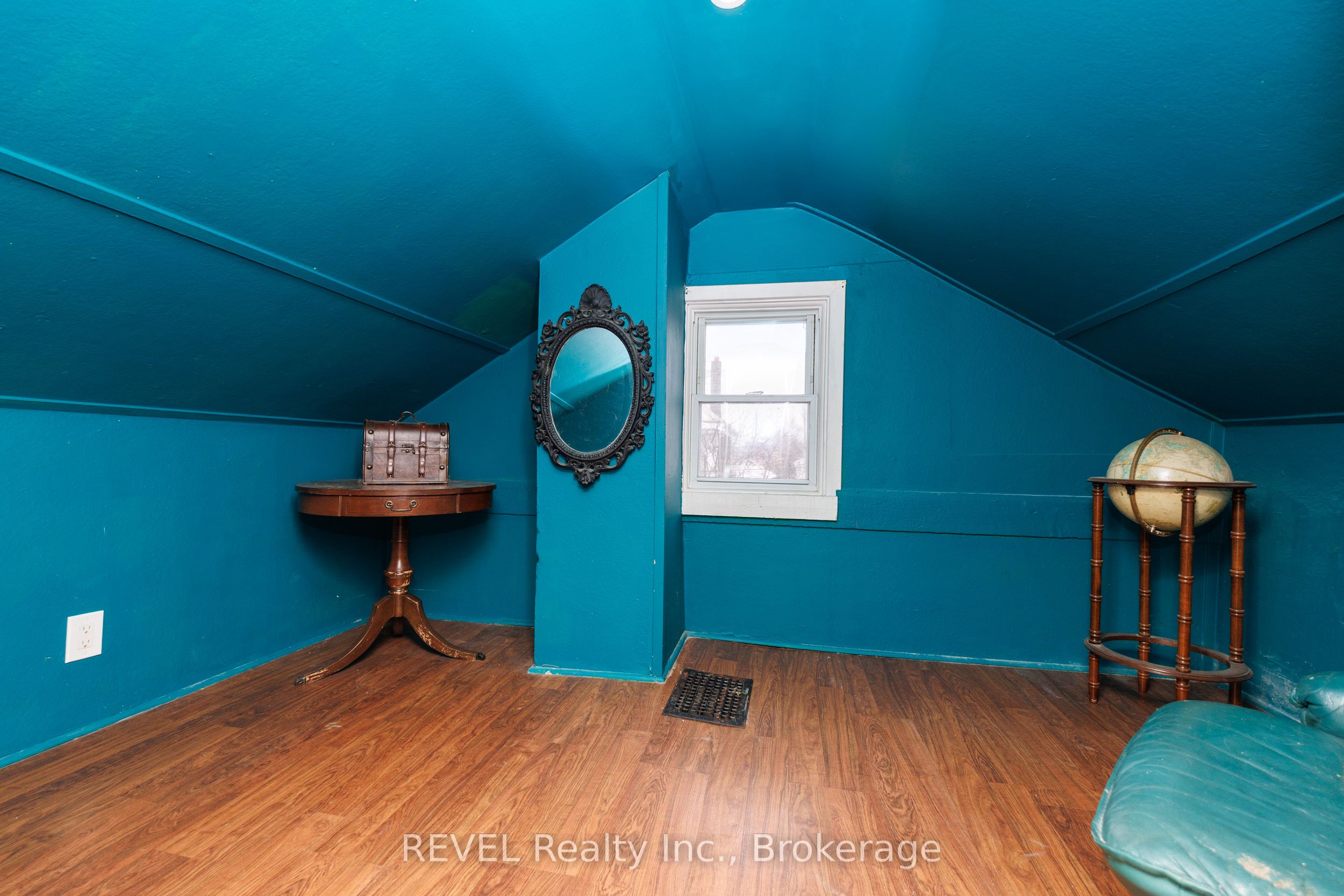 Listing 9736 Image