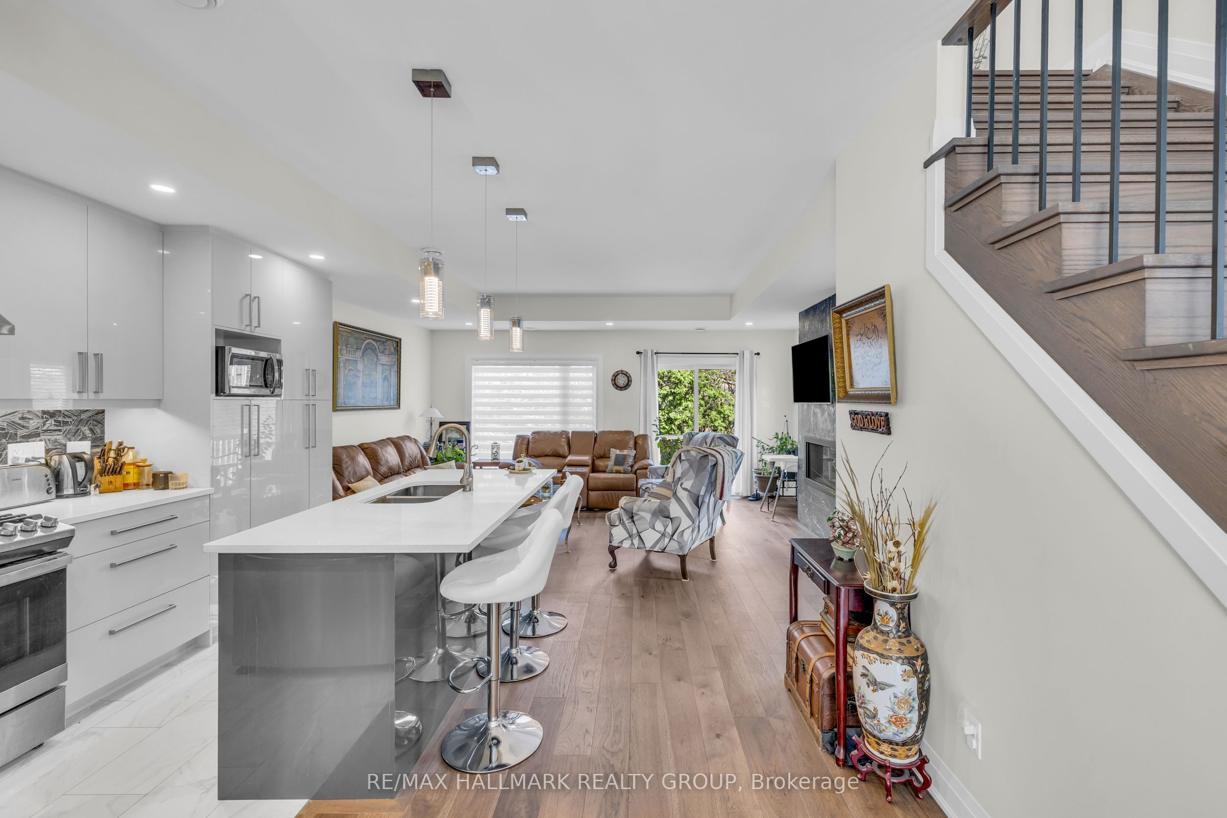 Listing 102001 Image