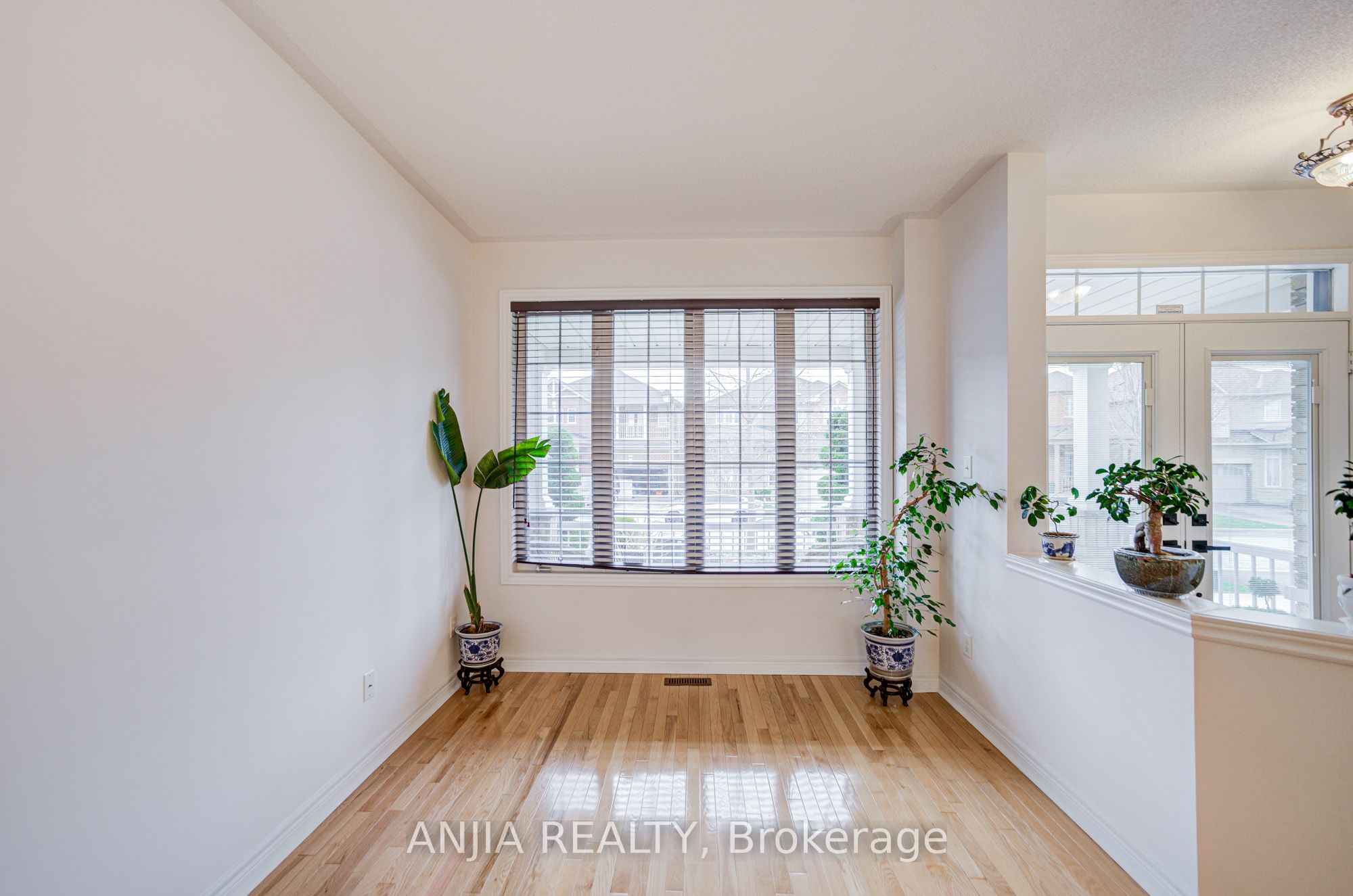 Listing 33224 Image