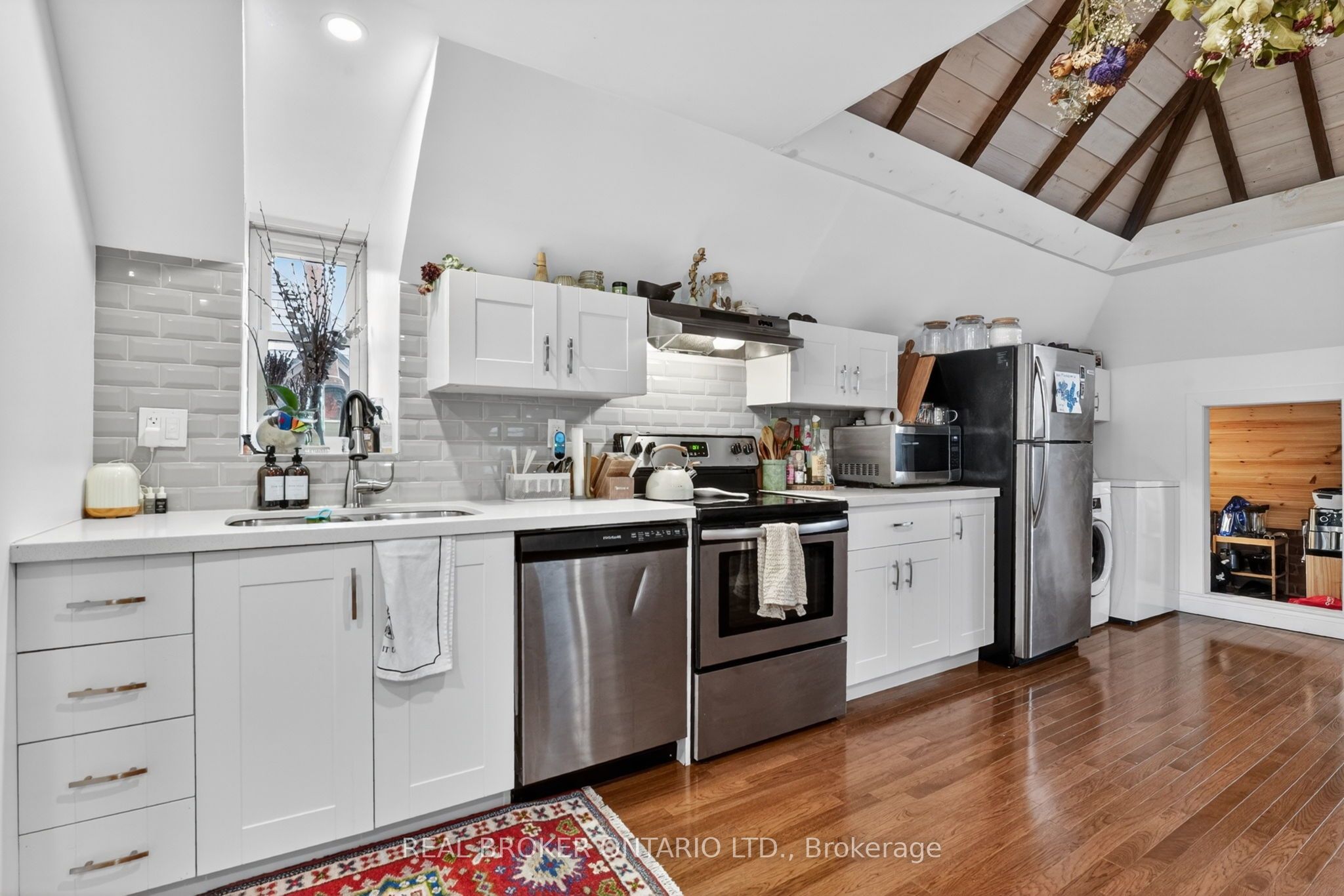 Listing 101048 Image