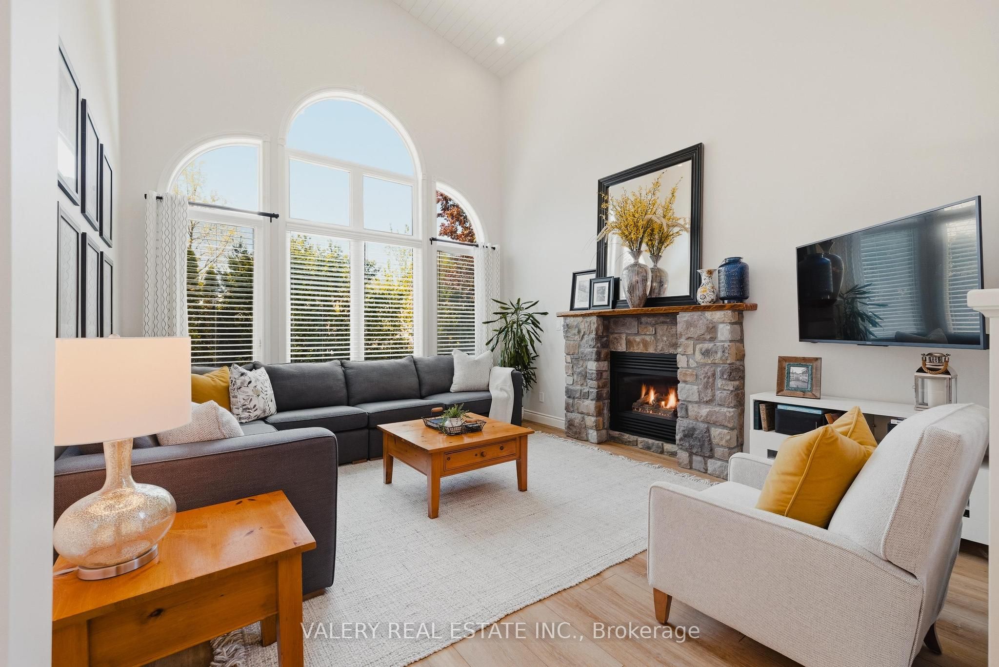 Listing 30010 Image