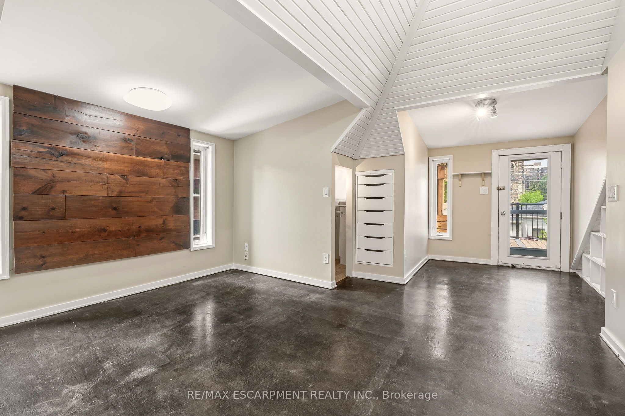 Listing 38045 Image