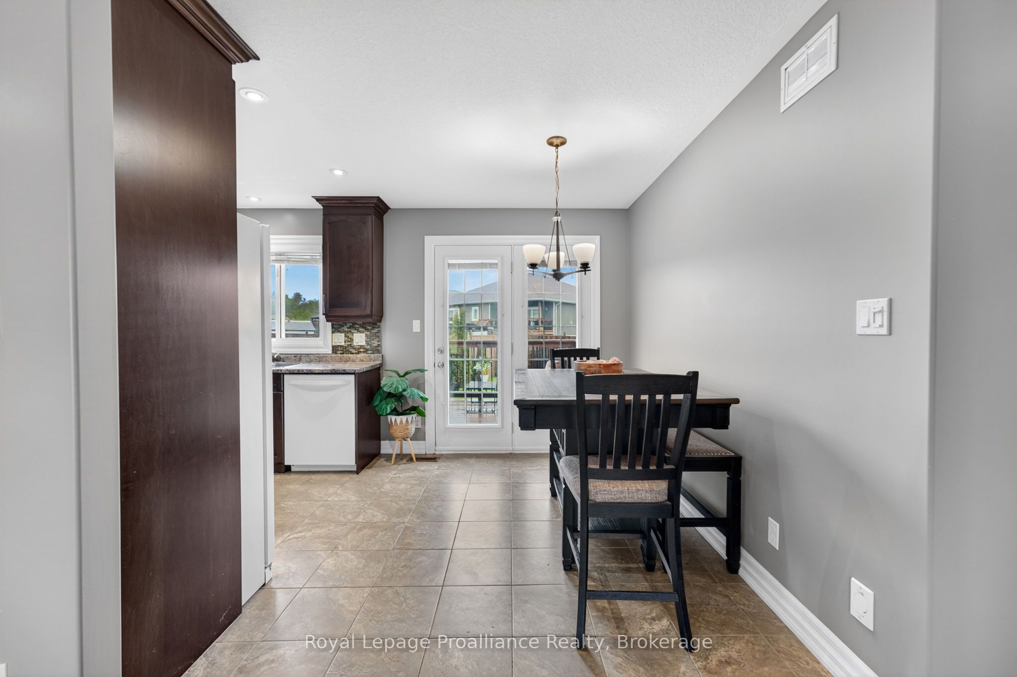Listing 38101 Image