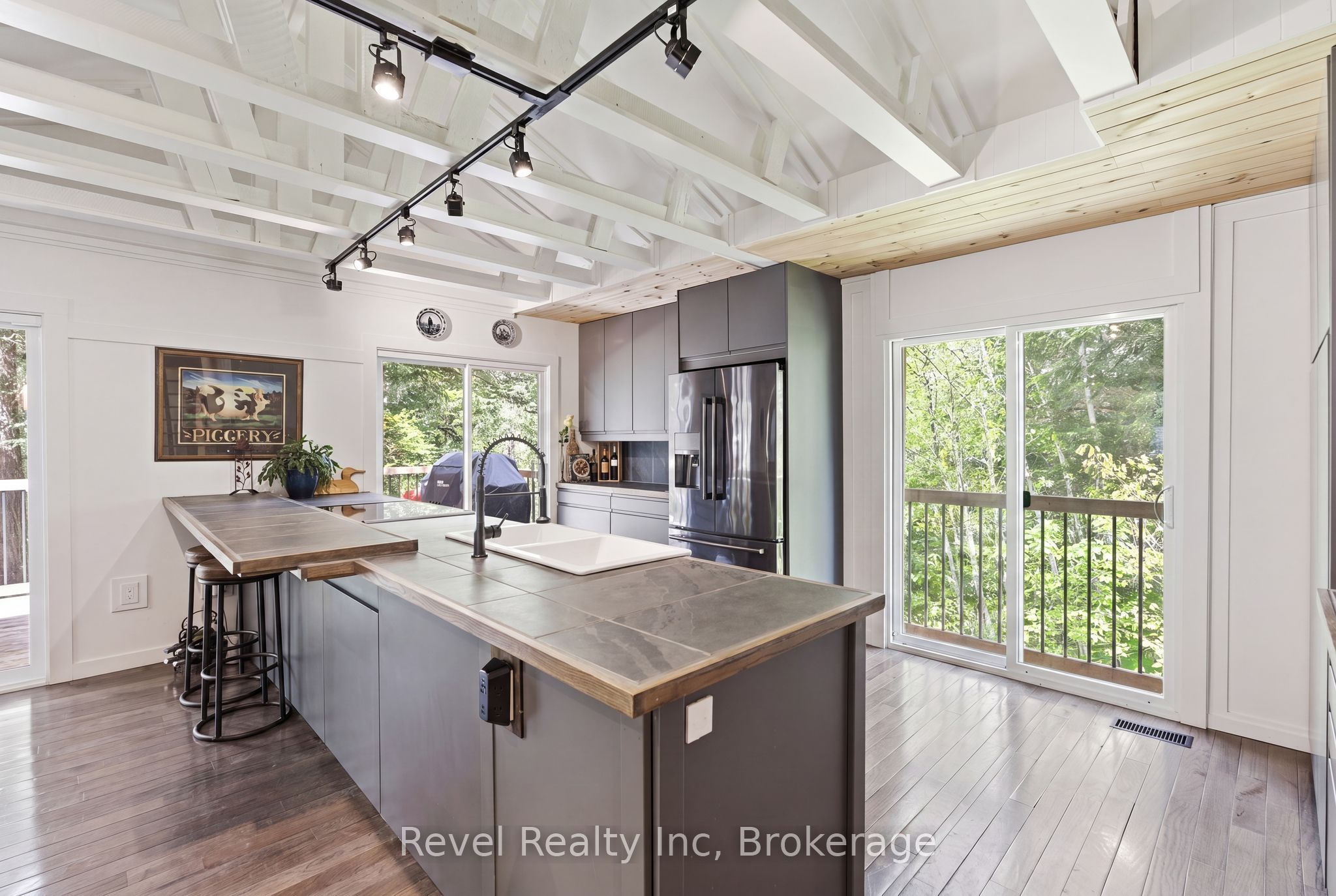 Listing 84124 Image