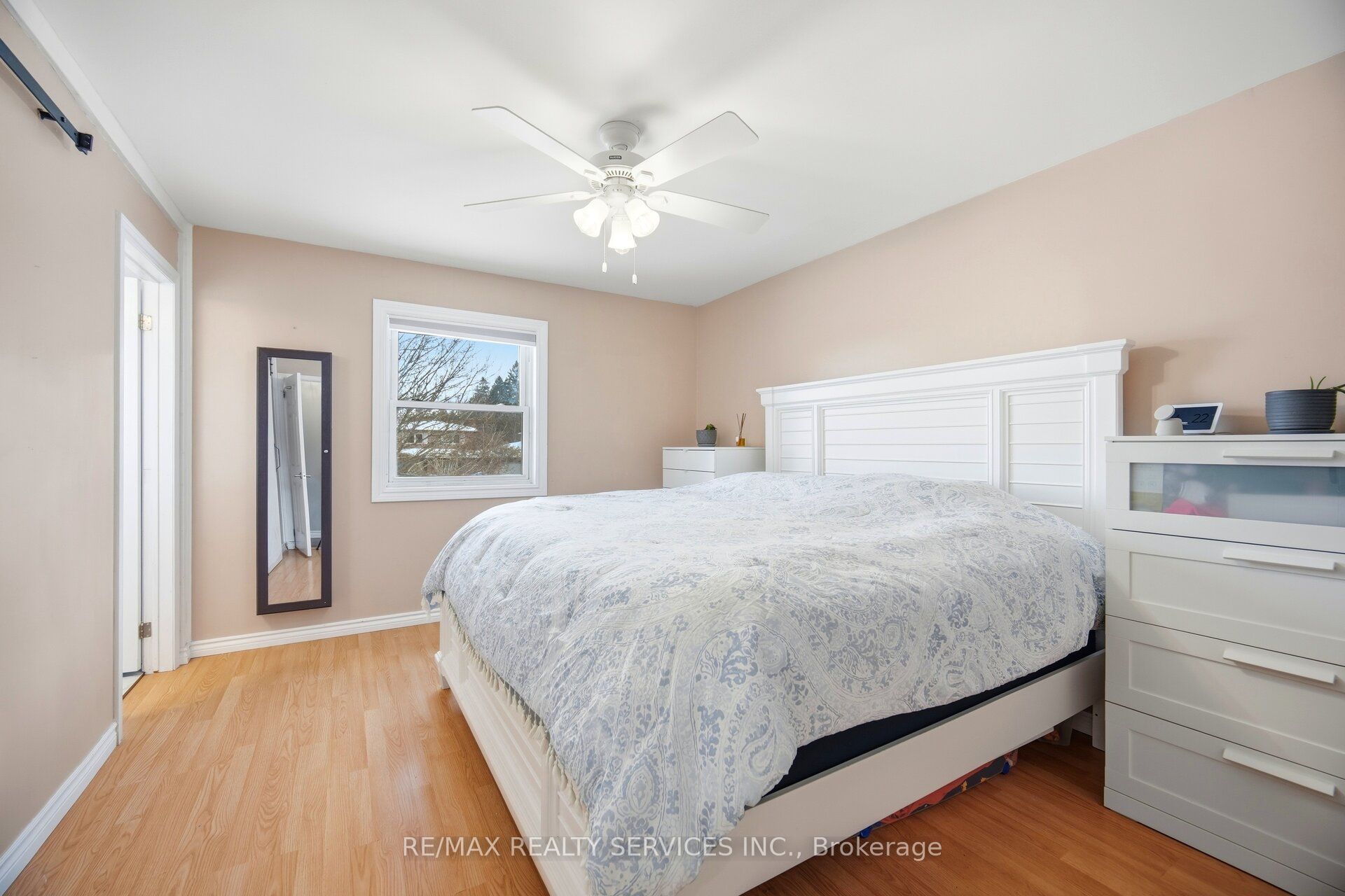 Listing 32105 Image