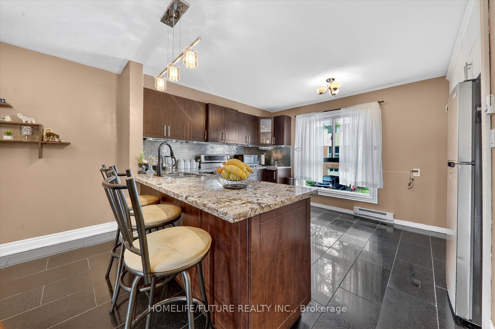 Listing 38008 Image