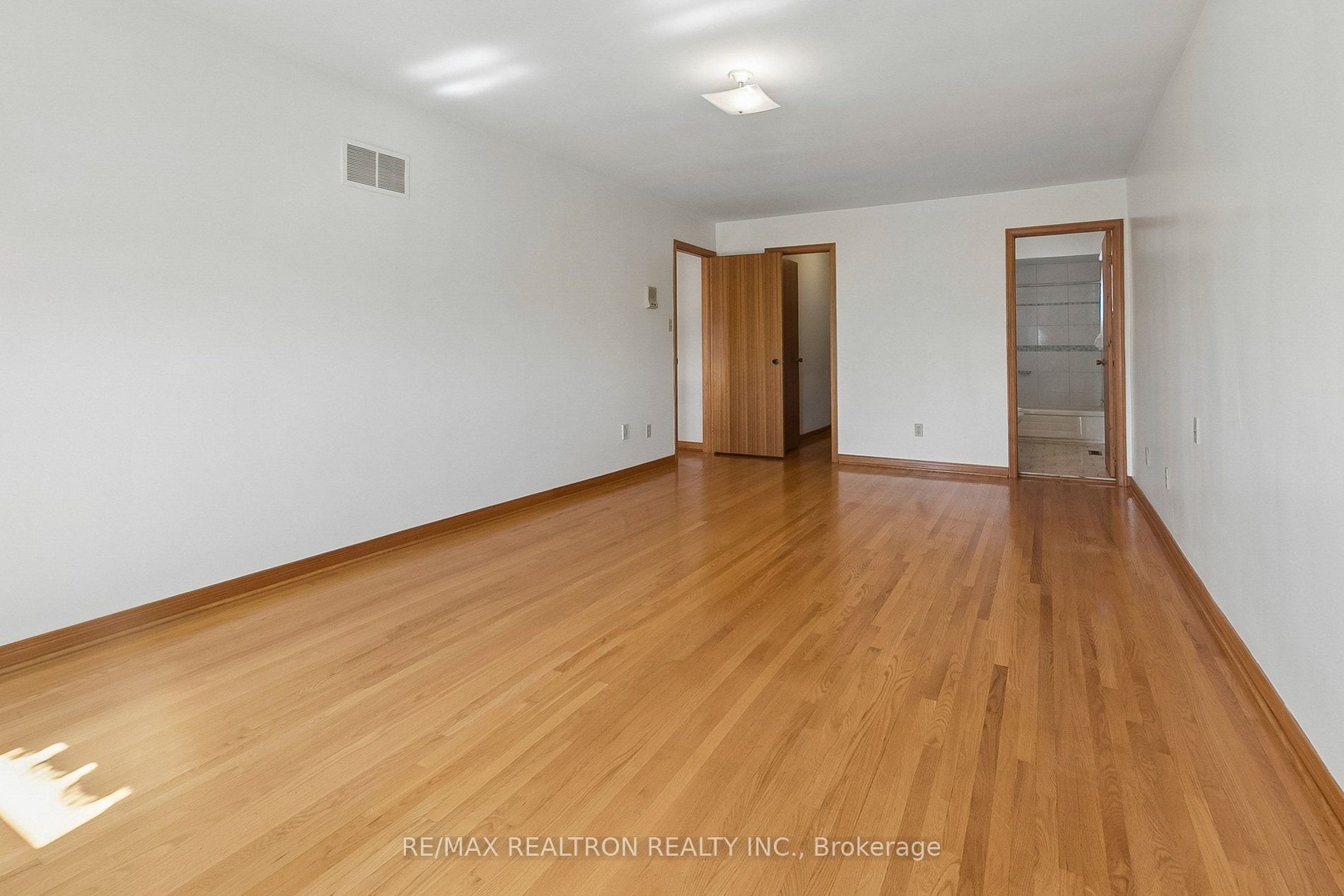 Listing 39245 Image