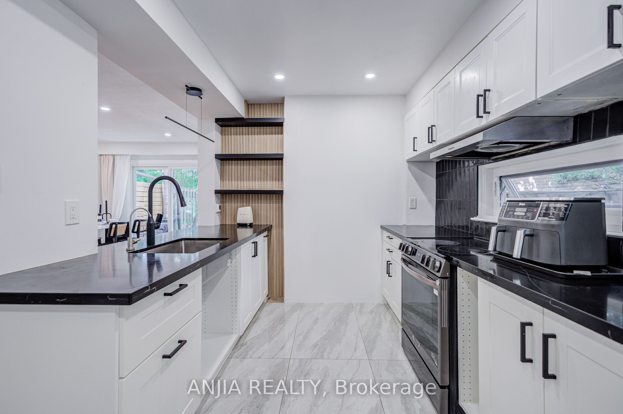 Listing 78736 Image