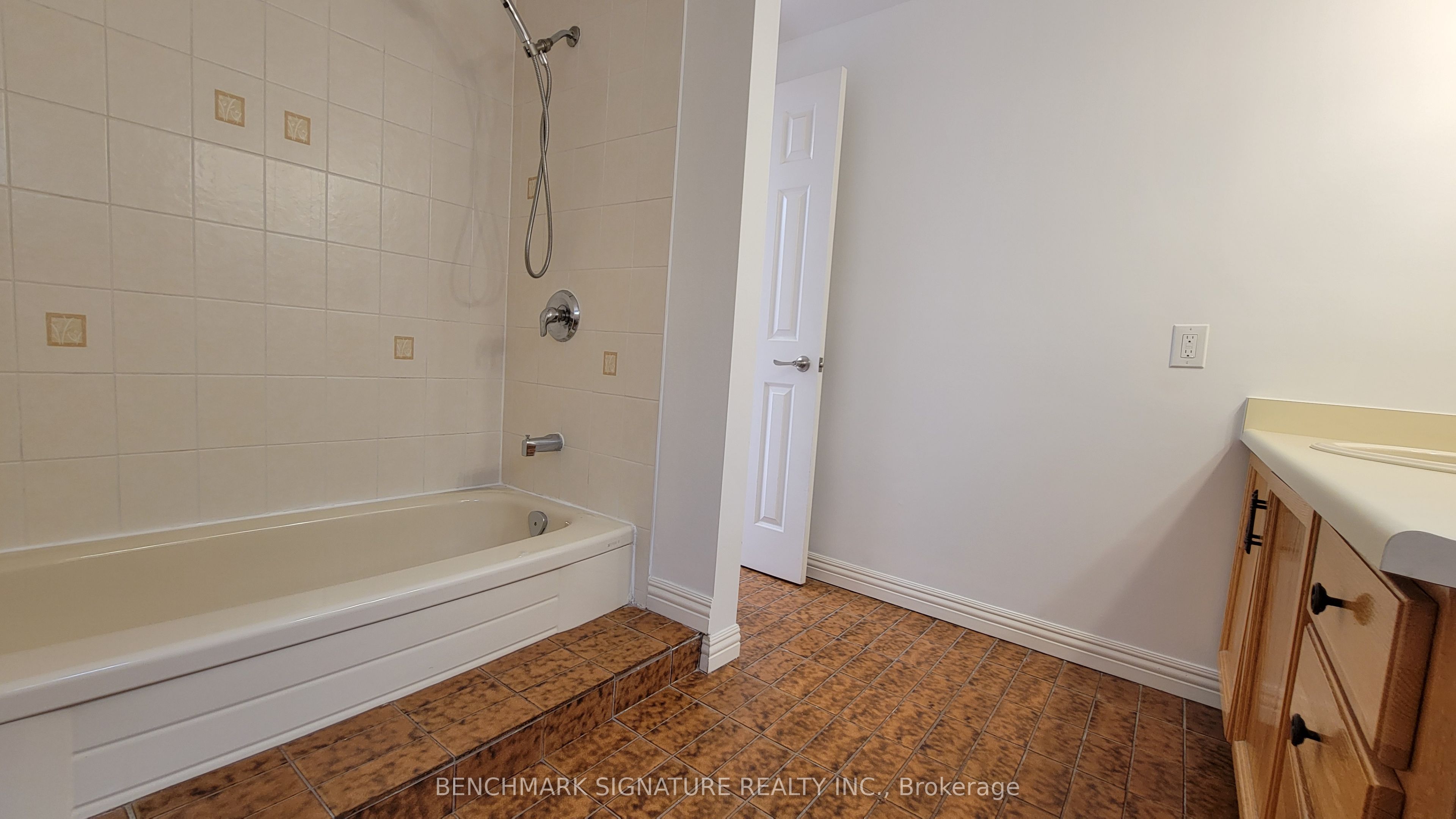 Listing 84081 Image