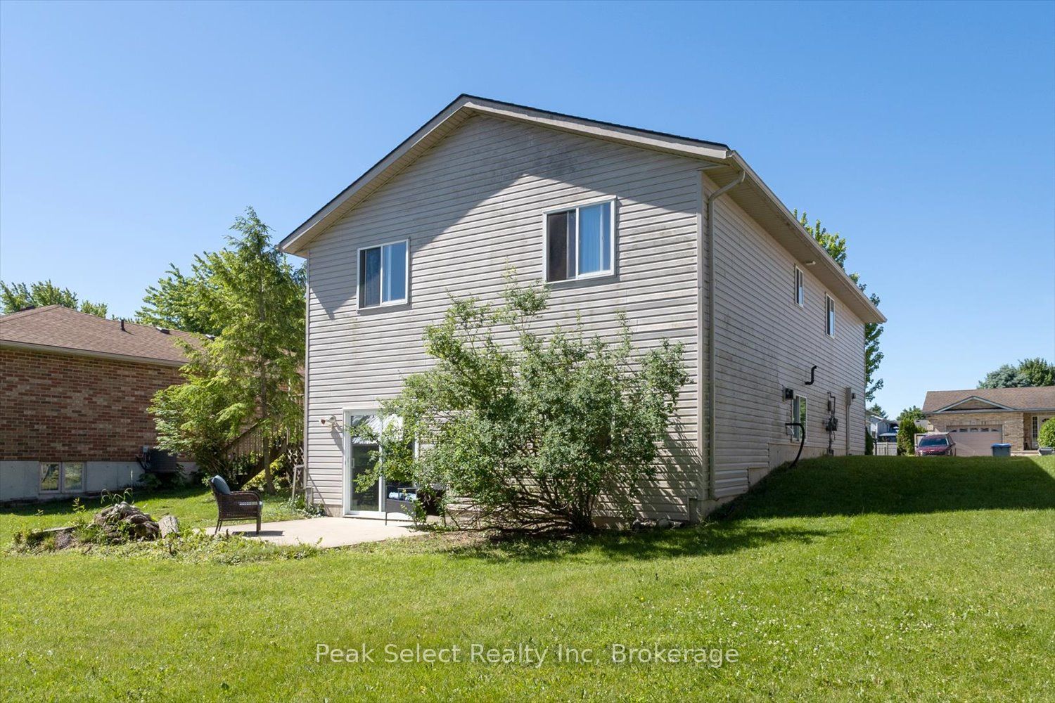 Listing 121212 Image