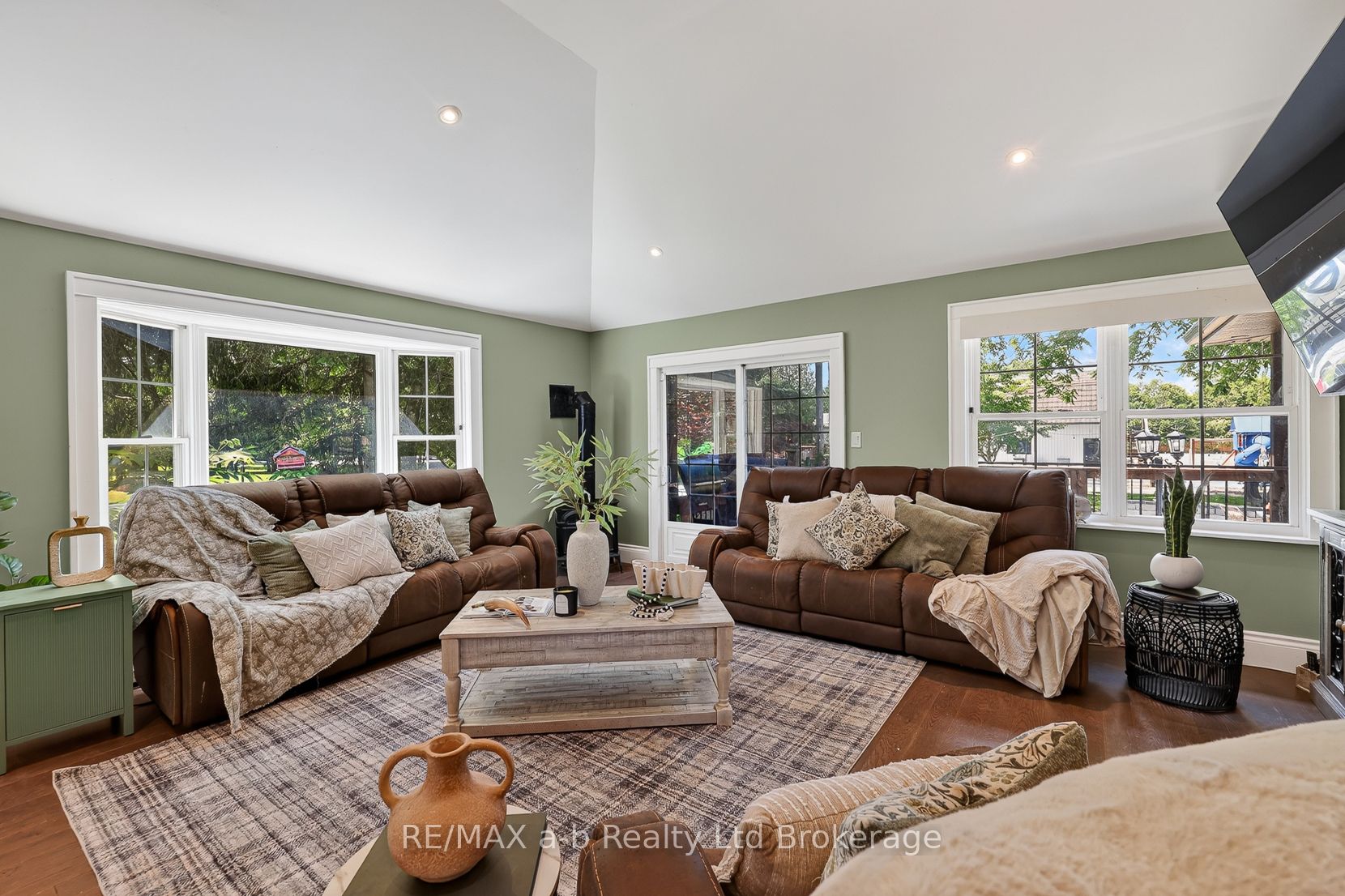 Listing 129834 Image