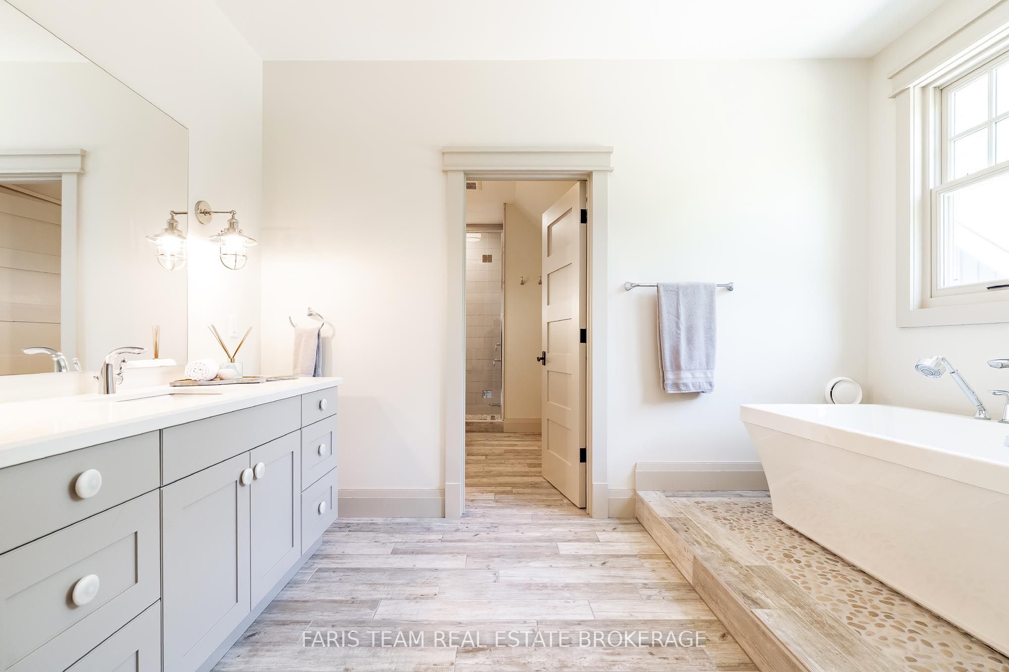 Listing 130265 Image