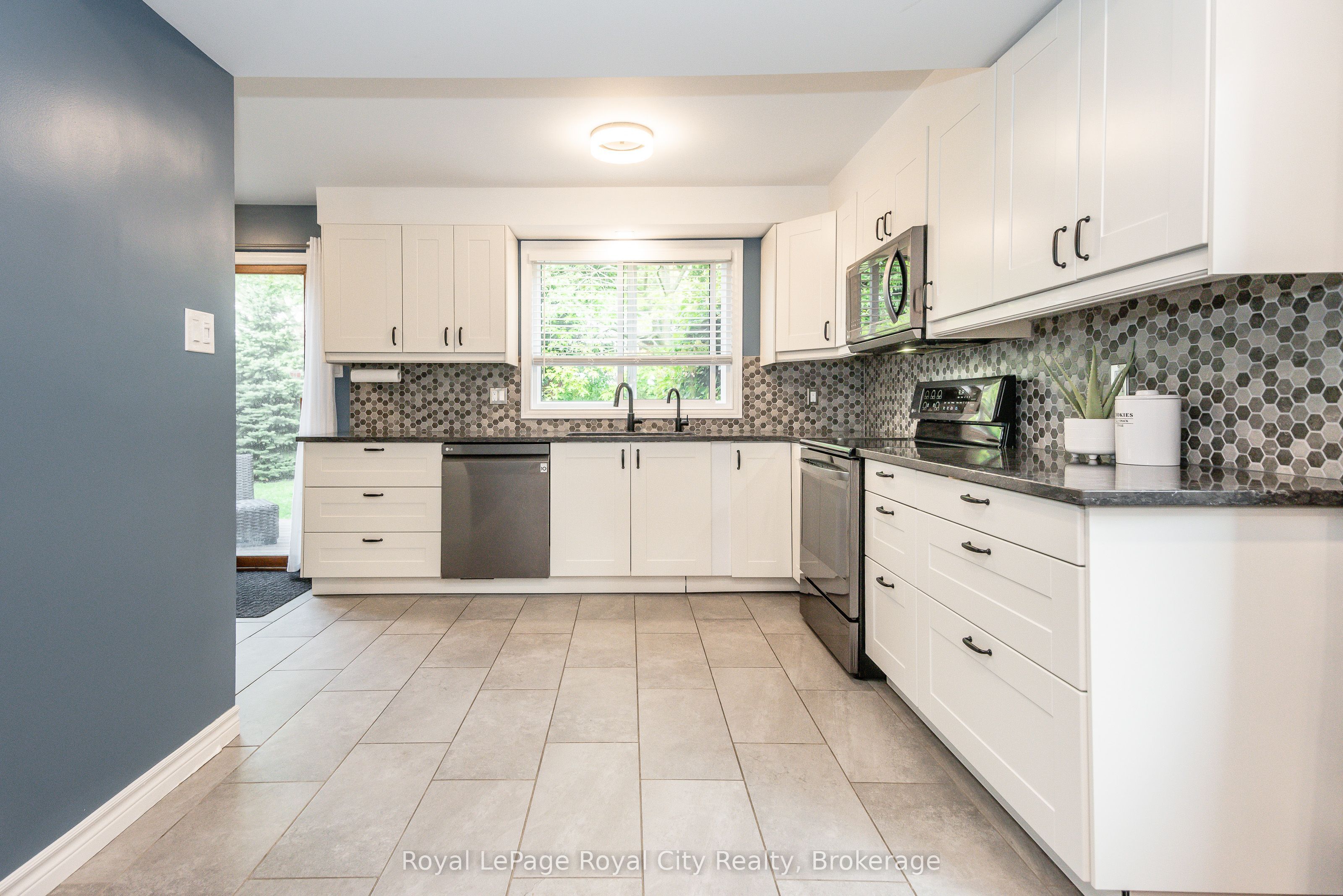 Listing 134136 Image