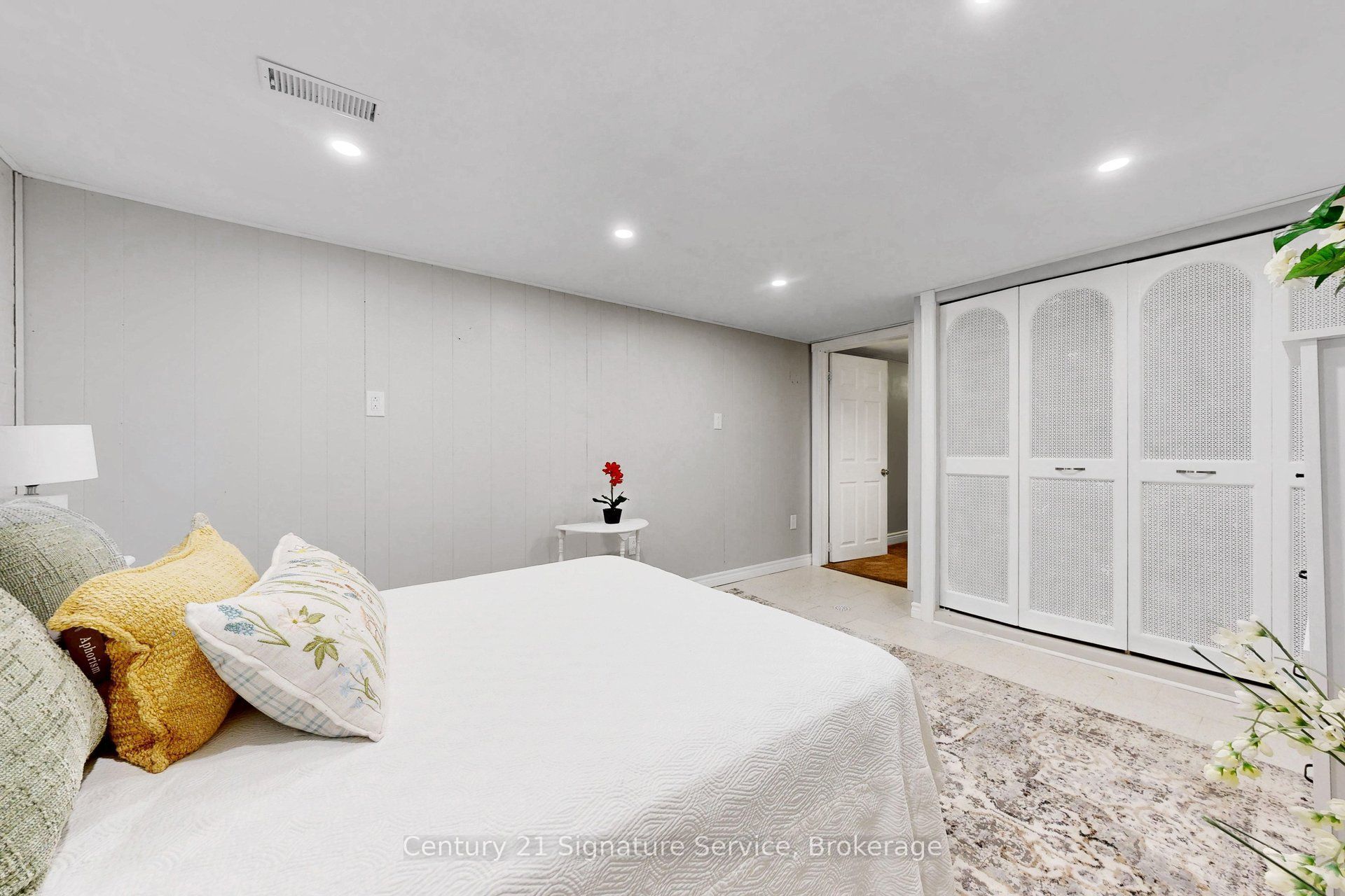 Listing 232232 Image