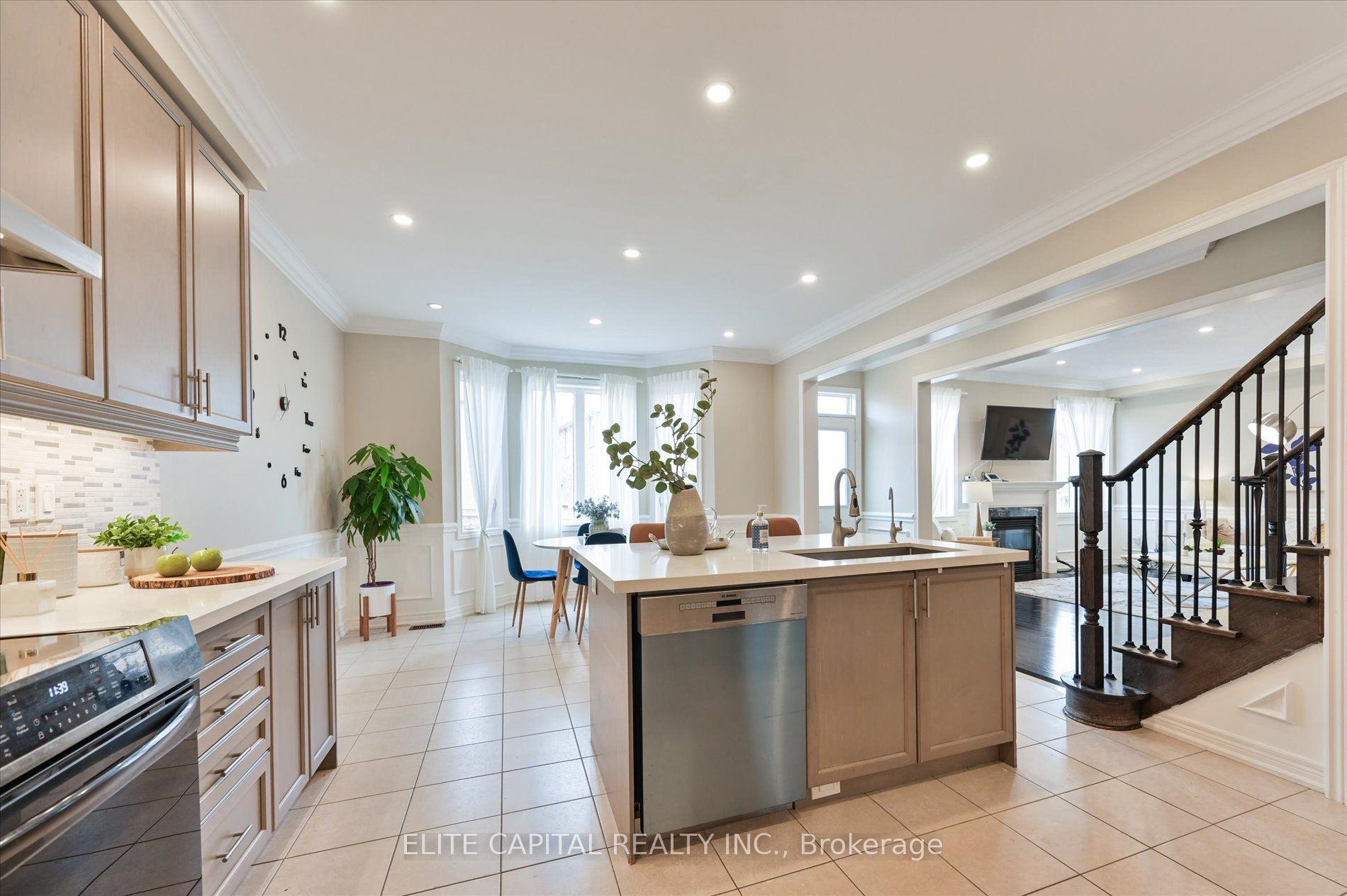 Listing 242810 Image