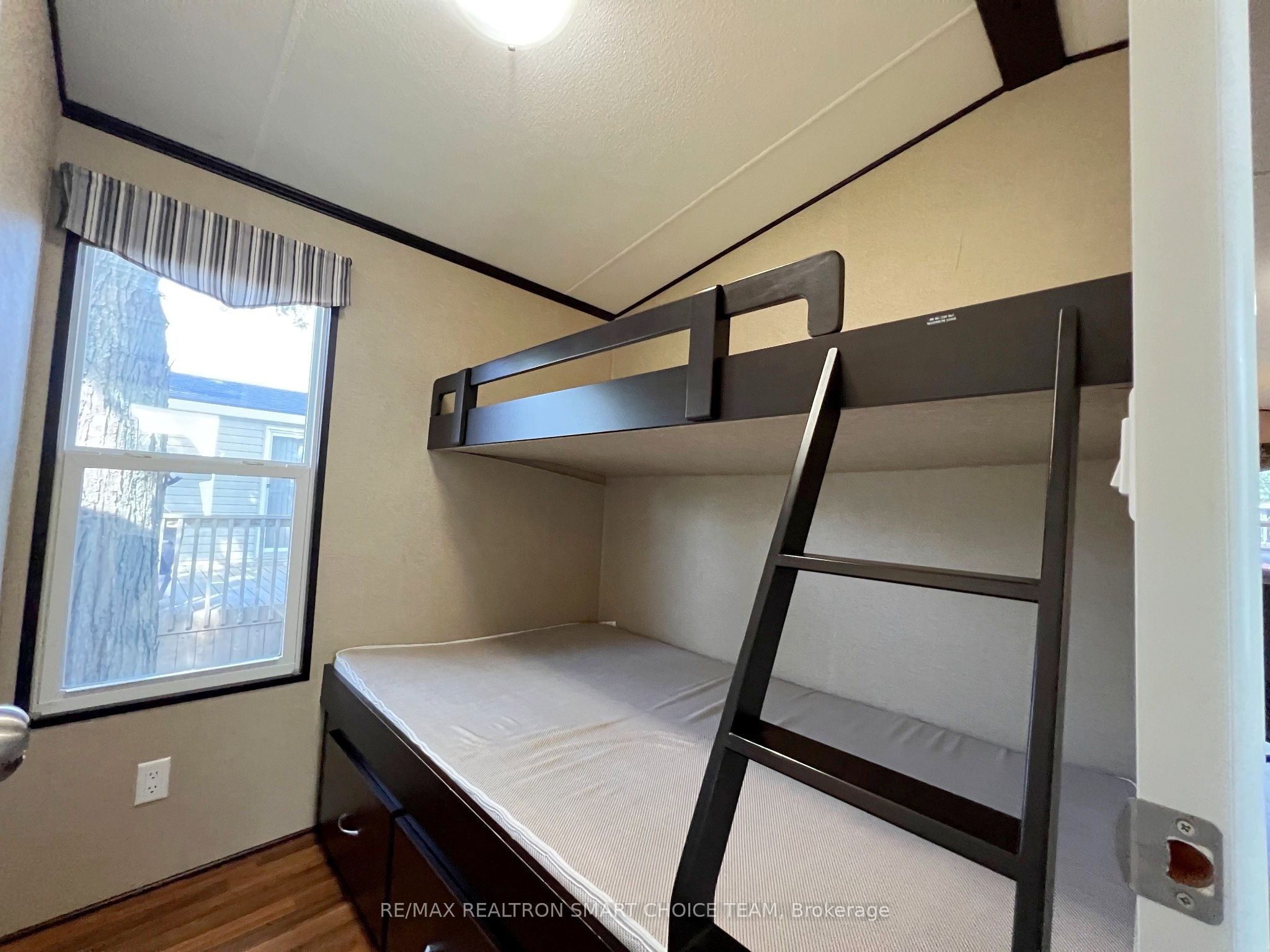 Listing 260080 Image