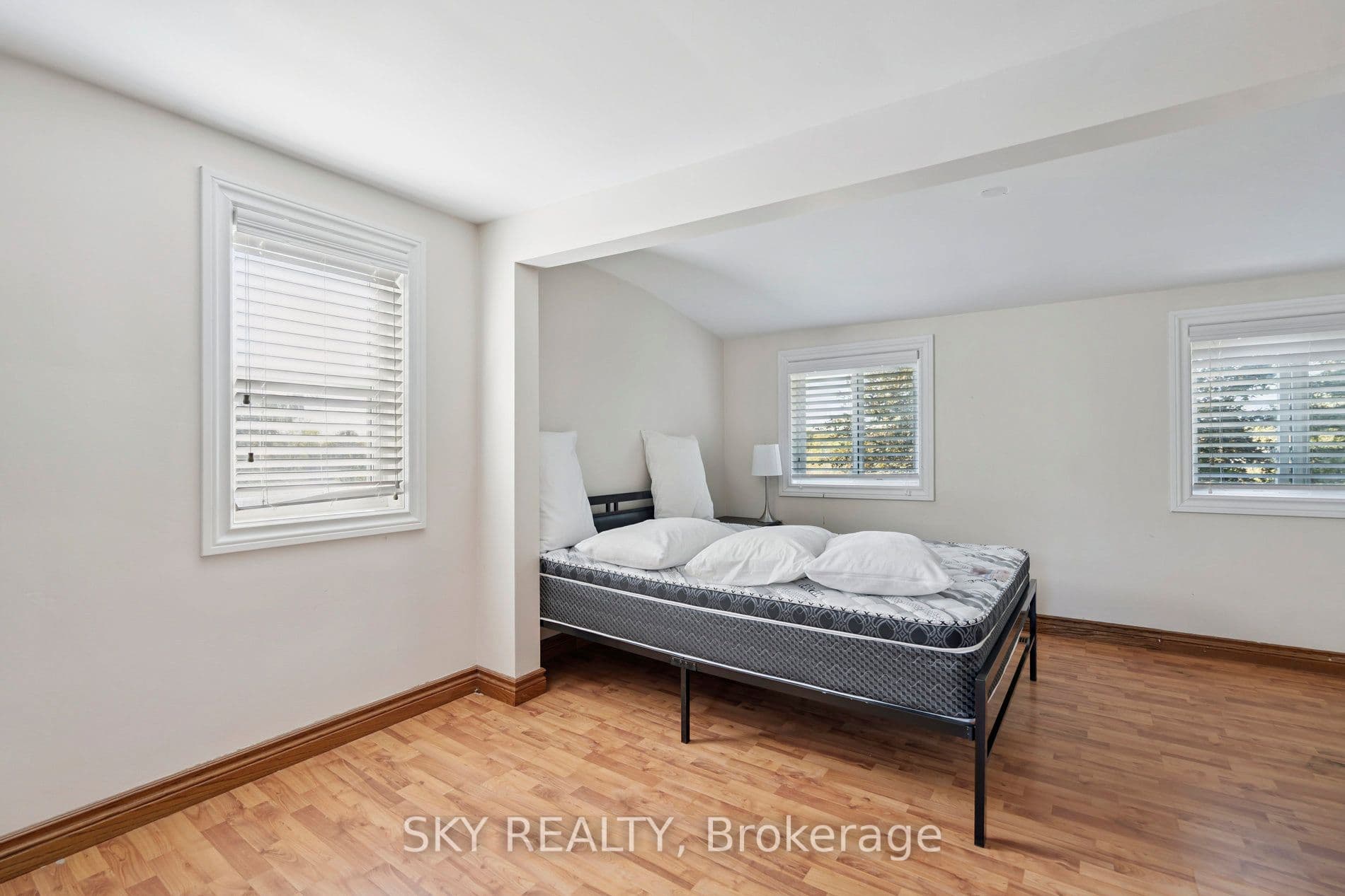 Listing 301828 Image